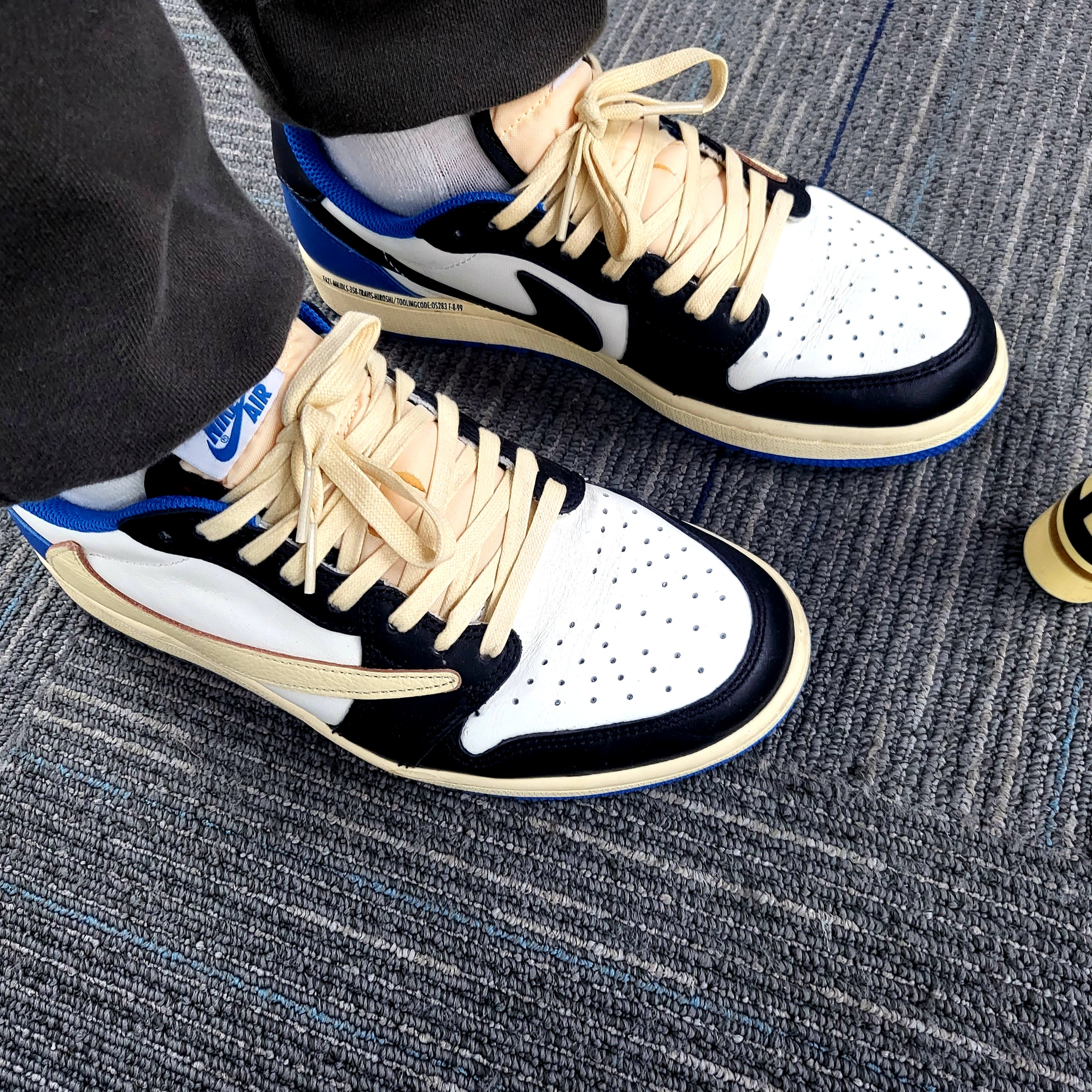 Jordan 1 x Travis Scott x Fragment Retro Low OG SP Military Blue 착용 스타일