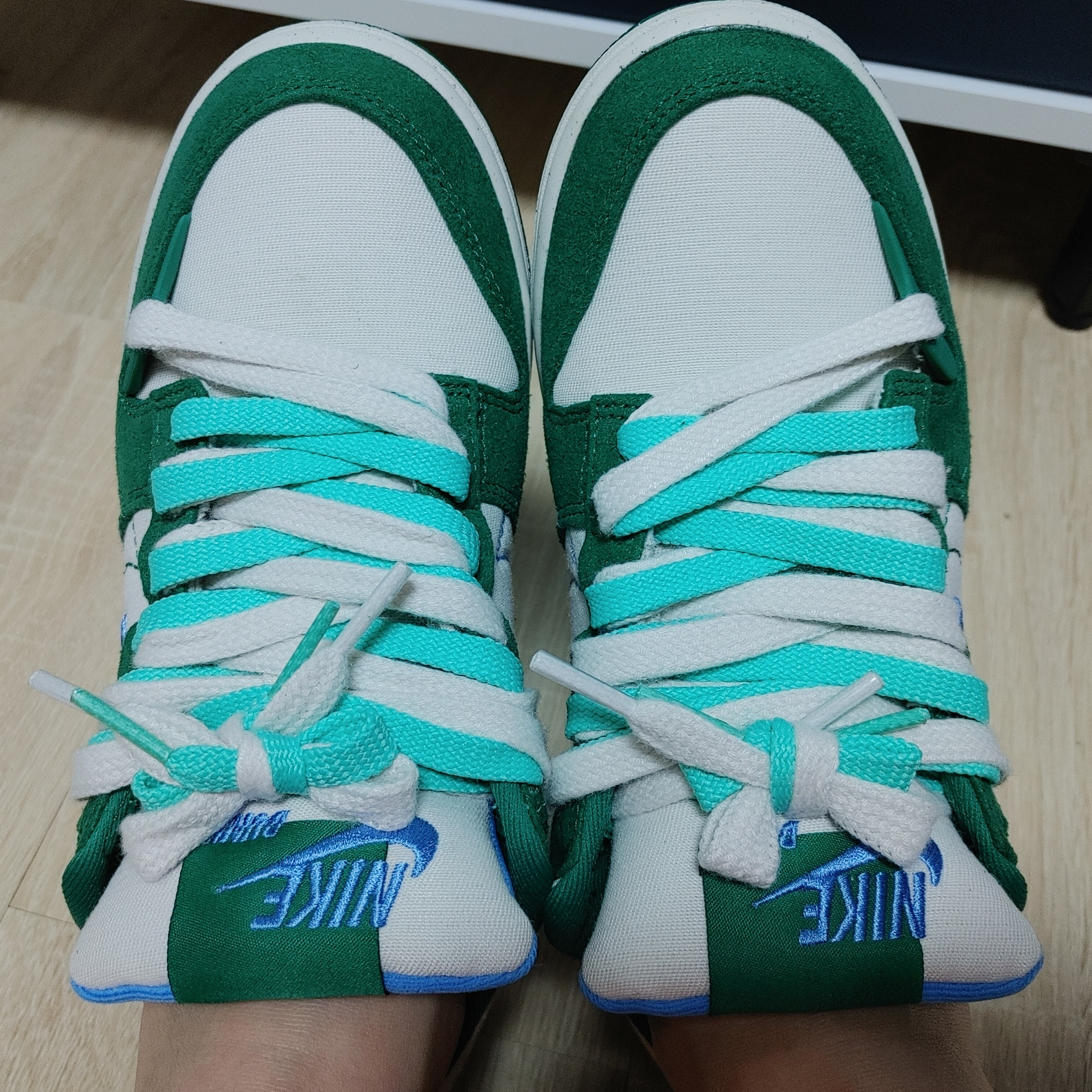 (W) Nike Dunk Low Disrupt 2 Phantom University Blue 착용 스타일 - 3