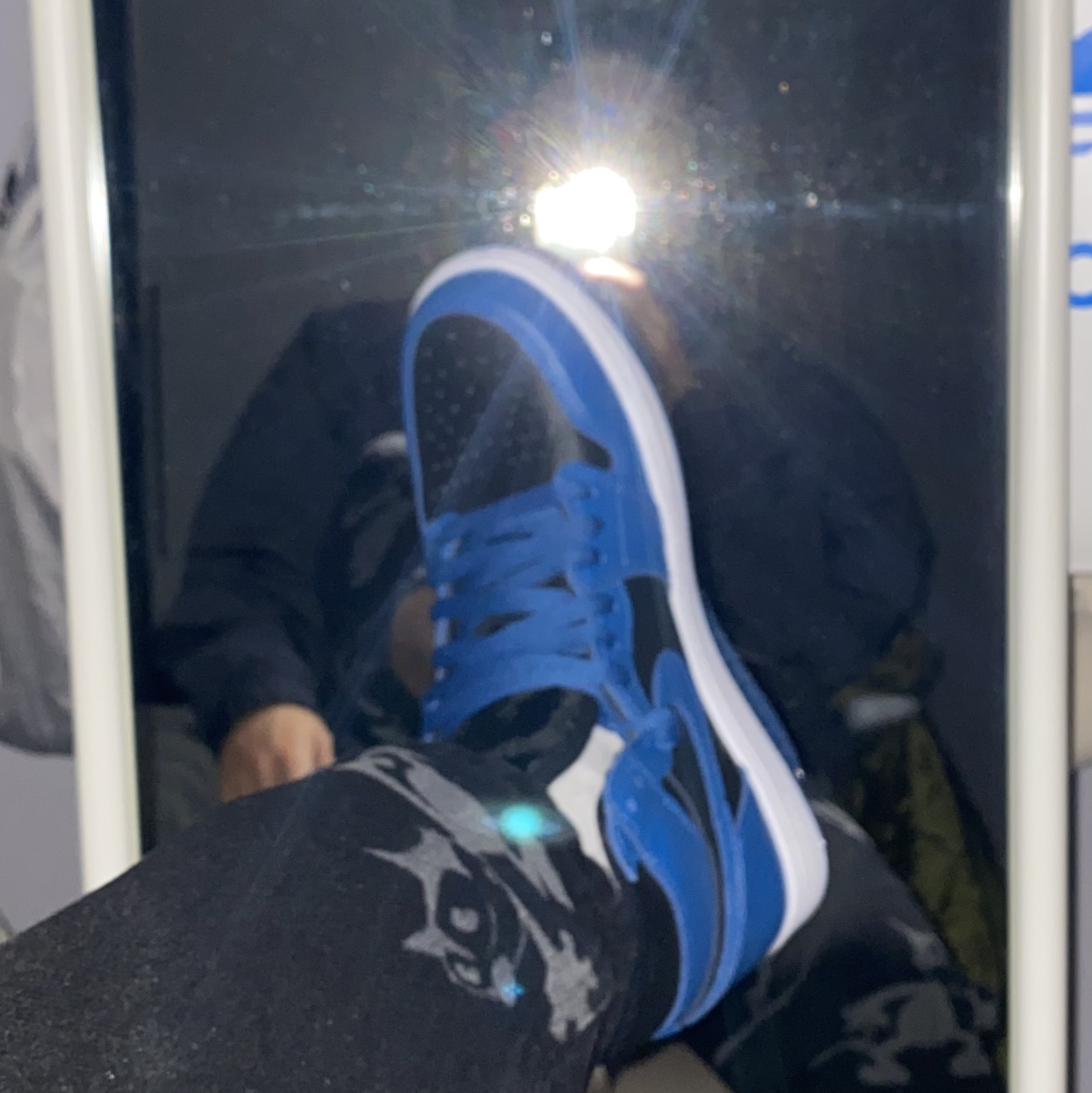 Jordan 1 Retro High OG Dark Marina Blue, Nike x Stussy Windrunner Jacket Off Noir 착용 스타일