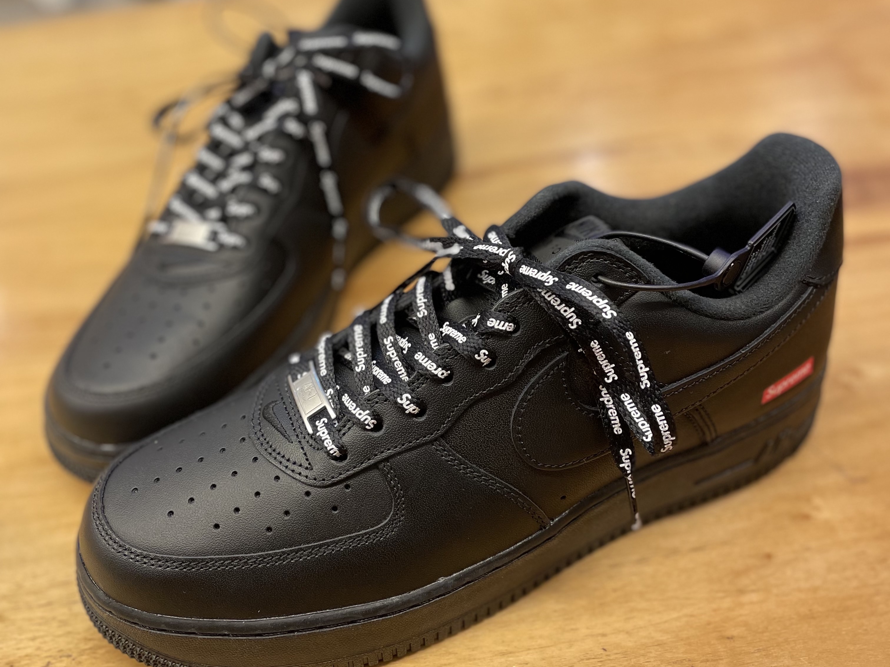 Nike x Supreme Air Force 1 Low Black 착용 스타일