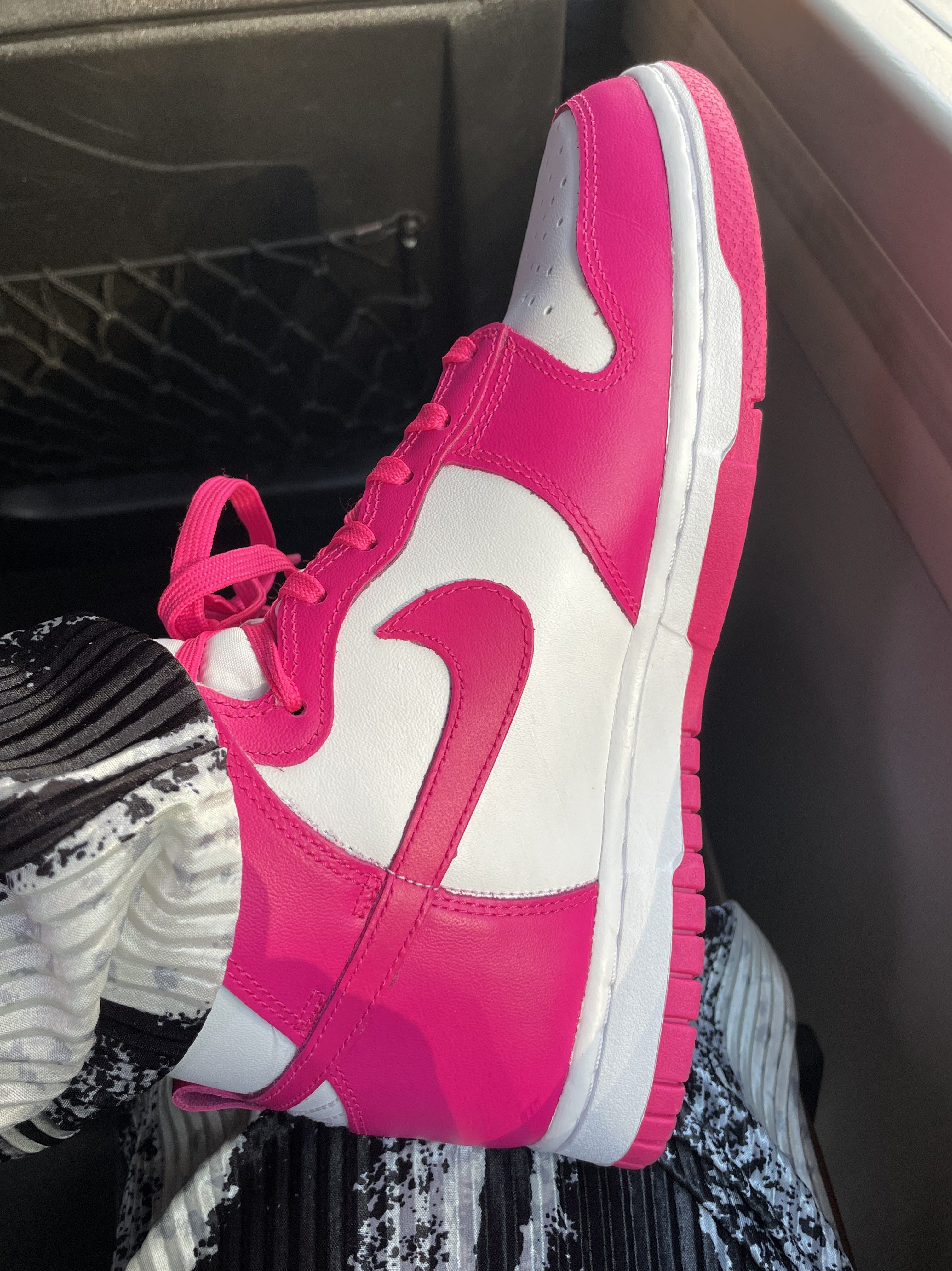 (W) Nike Dunk High Pink Prime 착용 스타일 - 2