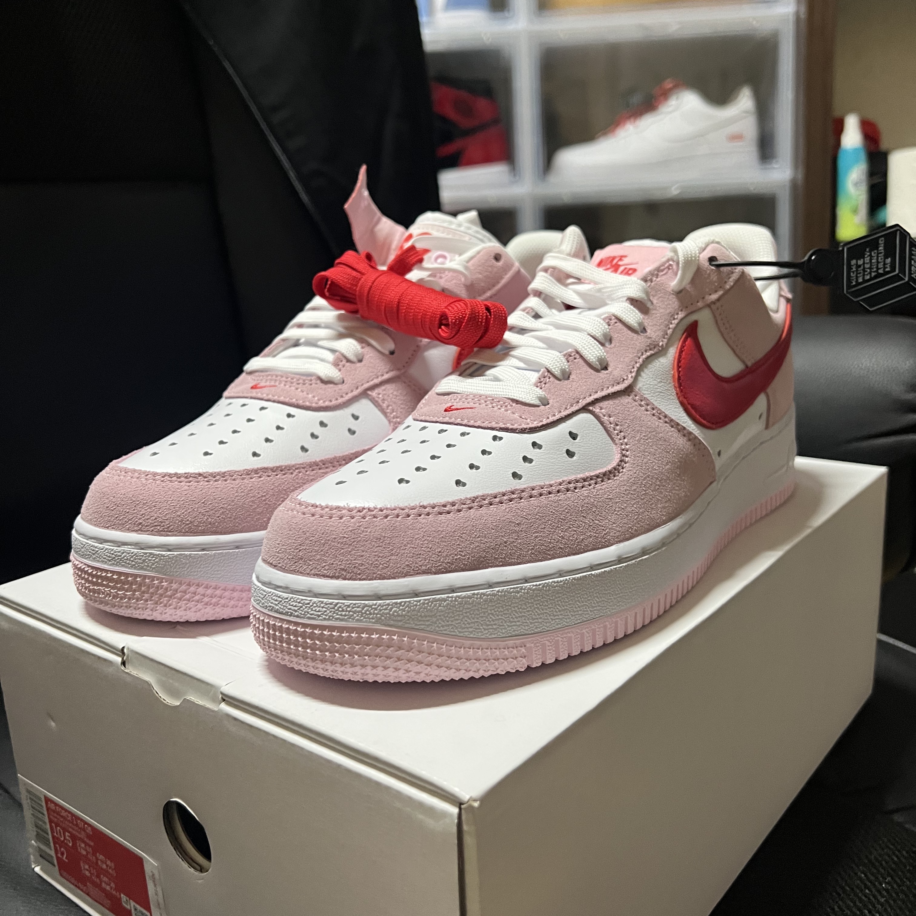 Nike Air Force 1 '07 QS Valentine's Day 착용 스타일 - 1