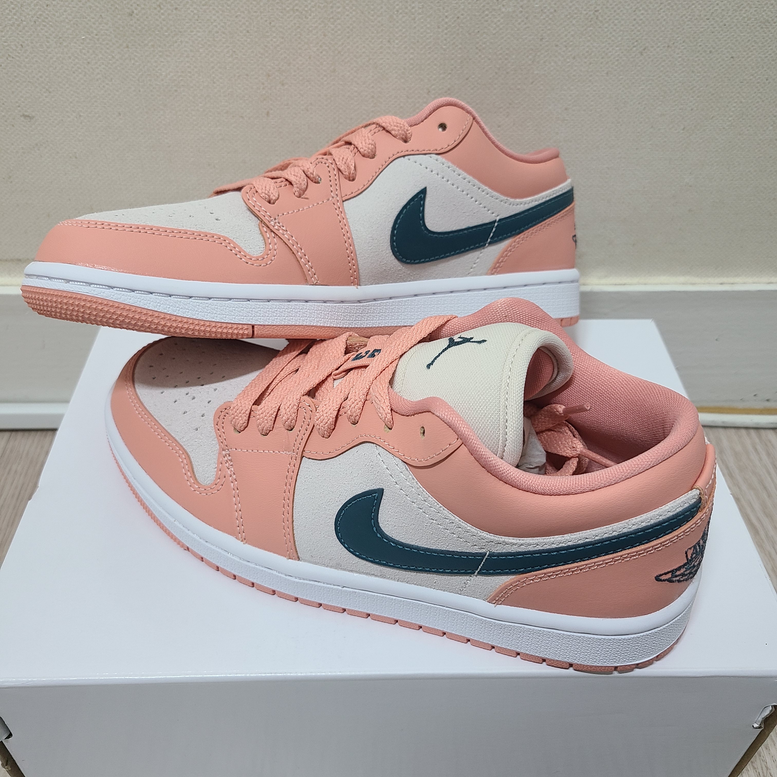 (W) Jordan 1 Low Light Madder Root 착용 스타일