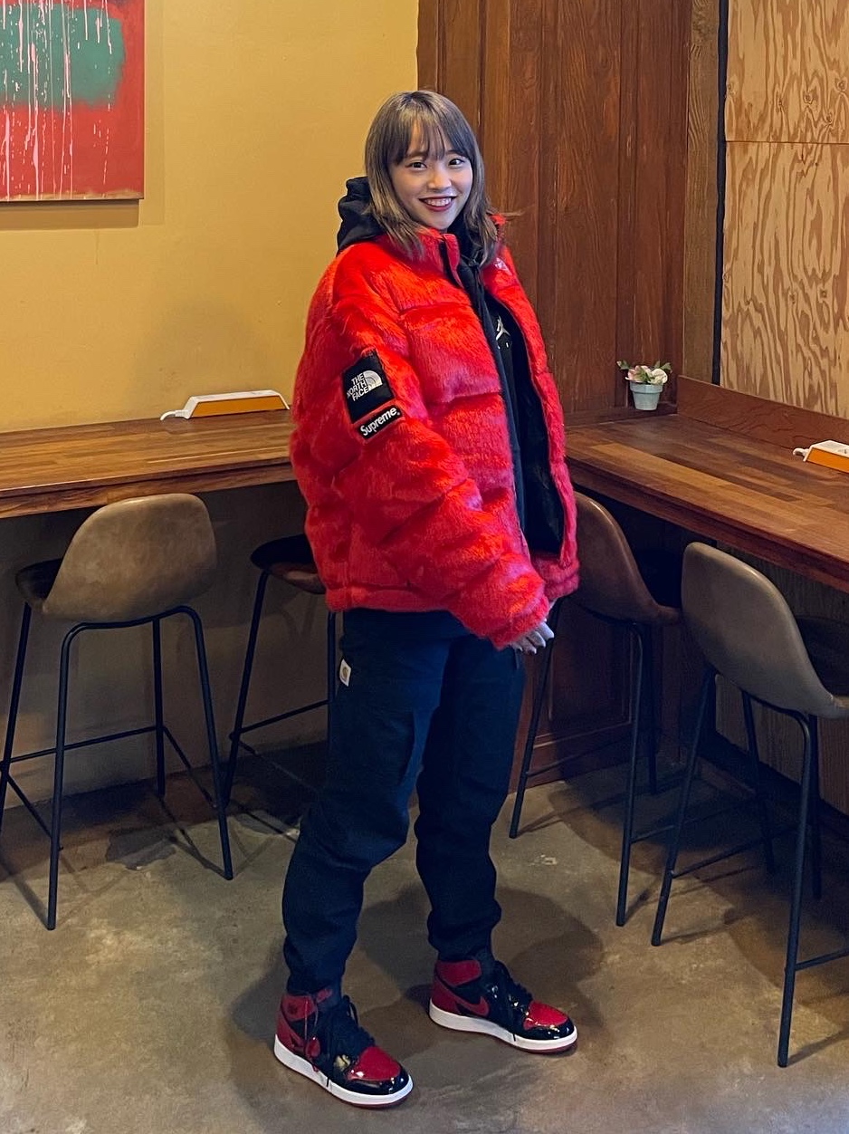 Supreme x The North Face Faux Fur Nuptse Jacket Red - 20FW, (GS) Jordan 1 Retro High OG Patent Bred 착용 스타일 - 1