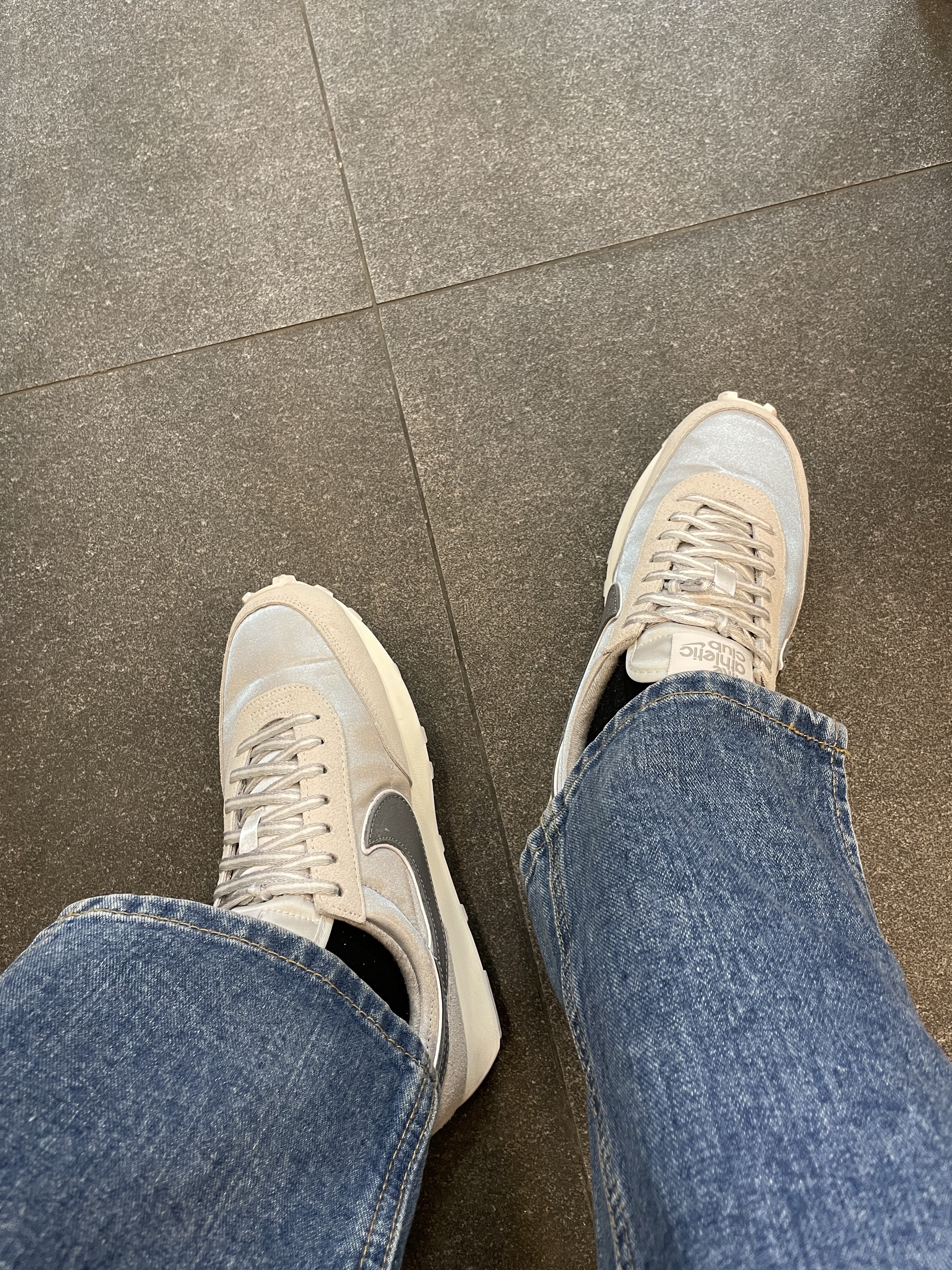 (W) Nike Daybreak SE Light Smoke Grey 착용 스타일 - 1