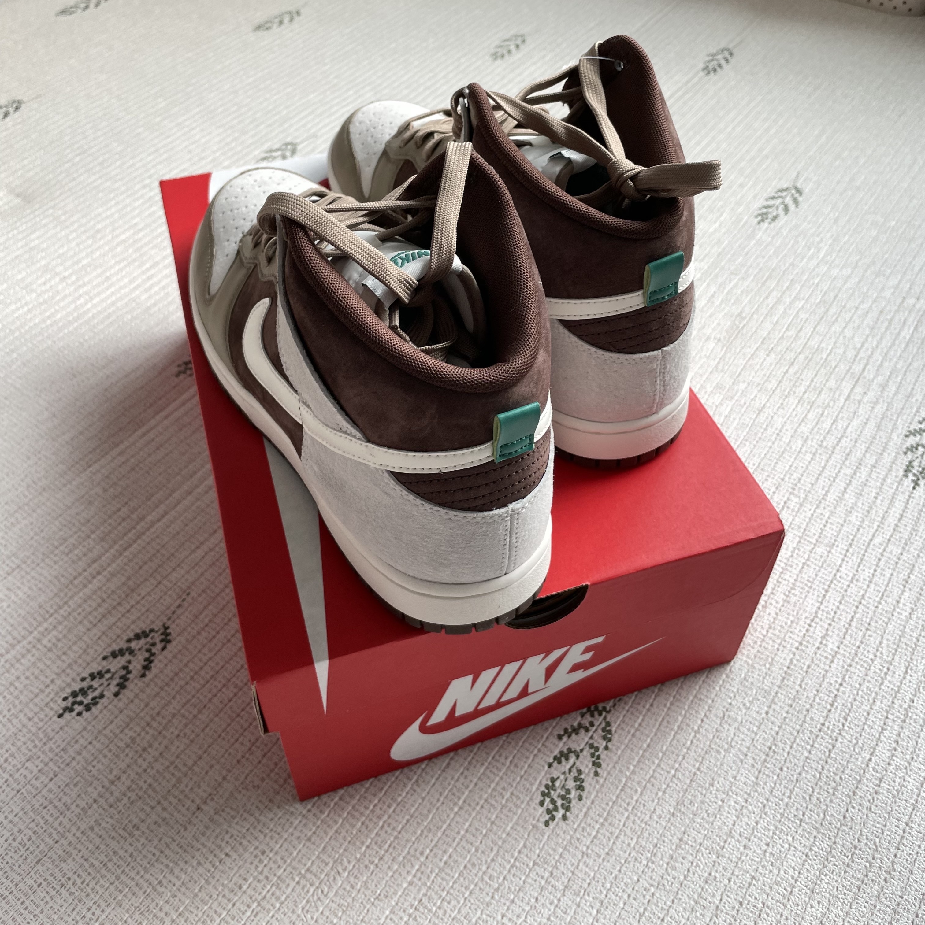 Nike Dunk High Retro PRM Light Chocolate 착용 스타일 - 4