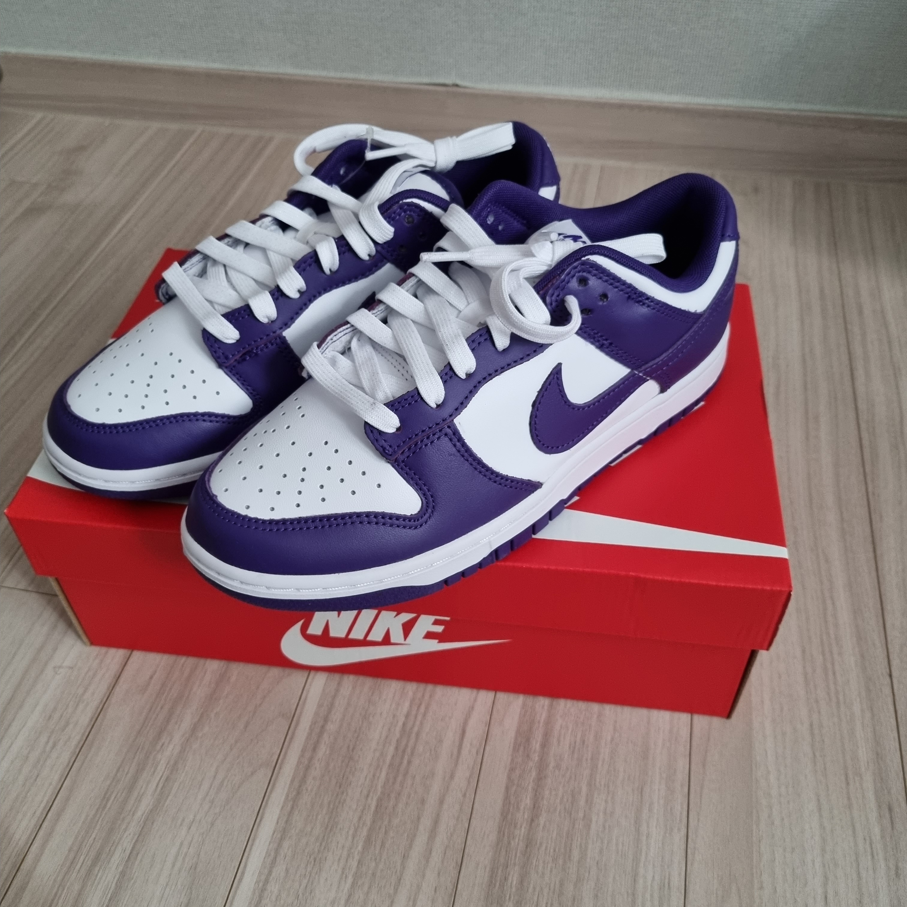 Nike Dunk Low Retro Championship Court Purple 착용 스타일