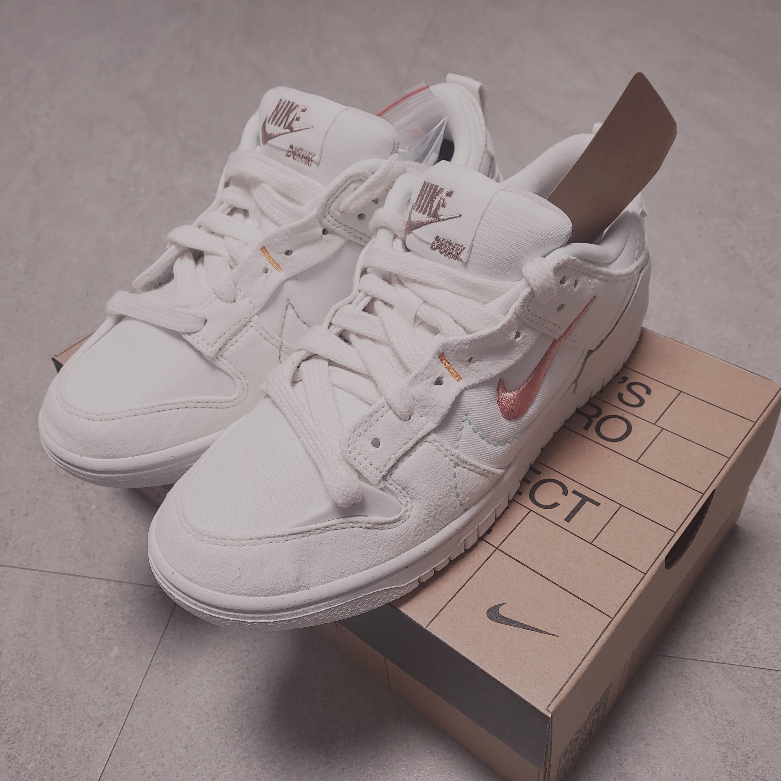 (W) Nike Dunk Low Disrupt 2 Pale Ivory Sail 착용 스타일 - 1