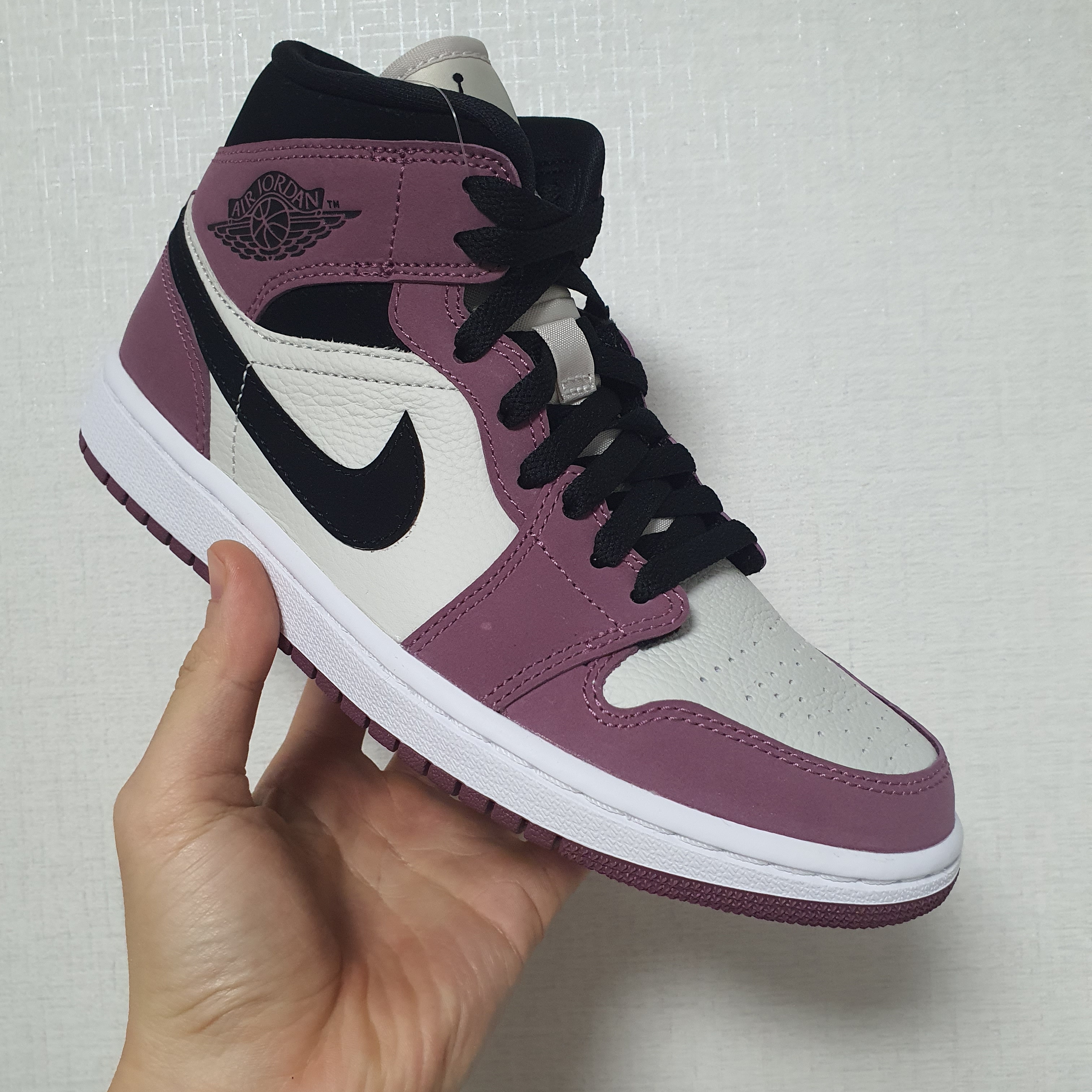 (W) Jordan 1 Mid SE Light Mulberry 착용 스타일