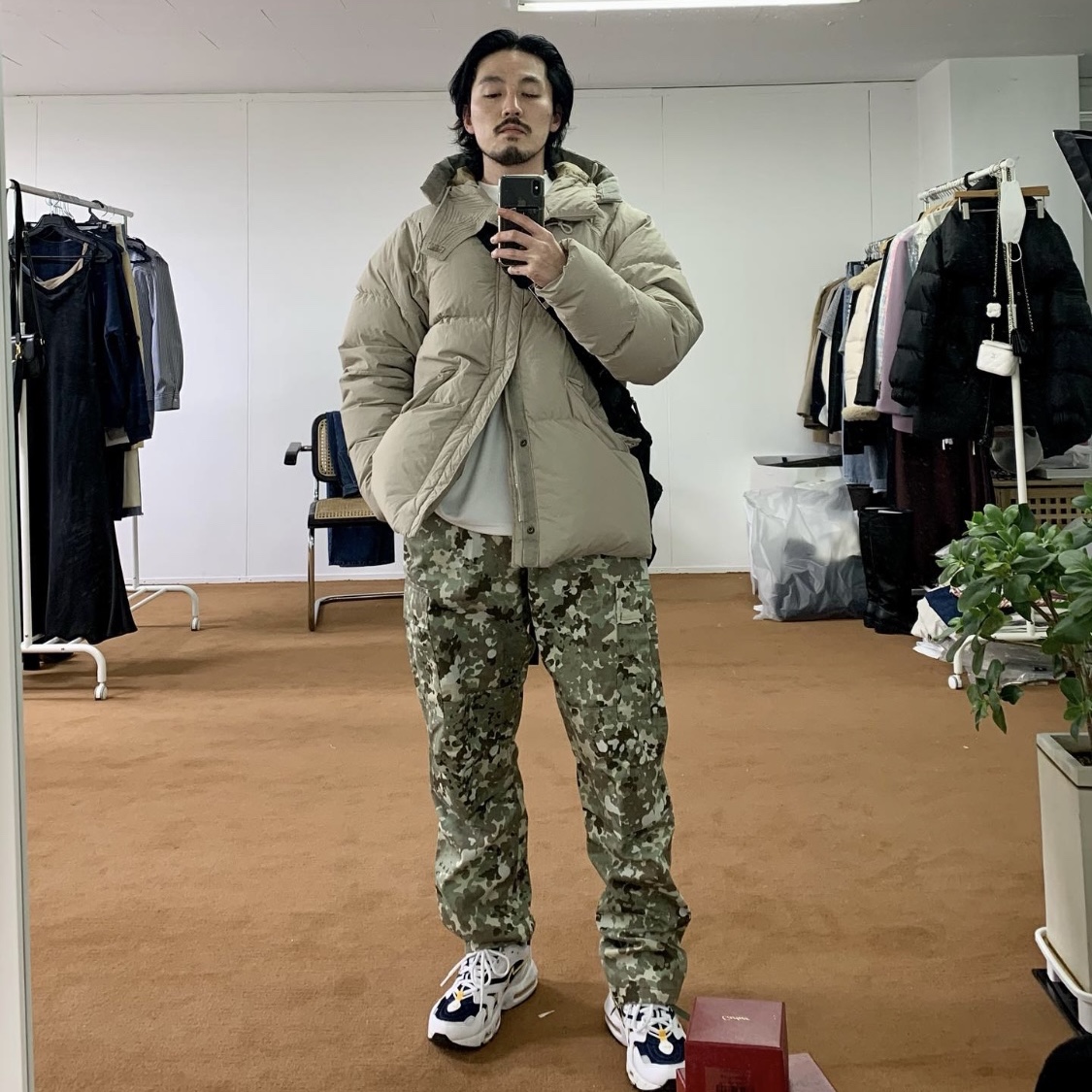 Nike Air Max 96 II Midnight Navy, Ten C Artic Down Parka Gauze White 착용 스타일