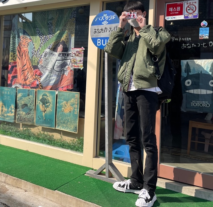 Maison Mihara Yasuhiro Blakey OG Sole Canvas Low-top Sneakers Black, Stussy x Our Legacy Surfman Pig. Dyed T-Shirt Natural - 21FW 착용 스타일 - 3