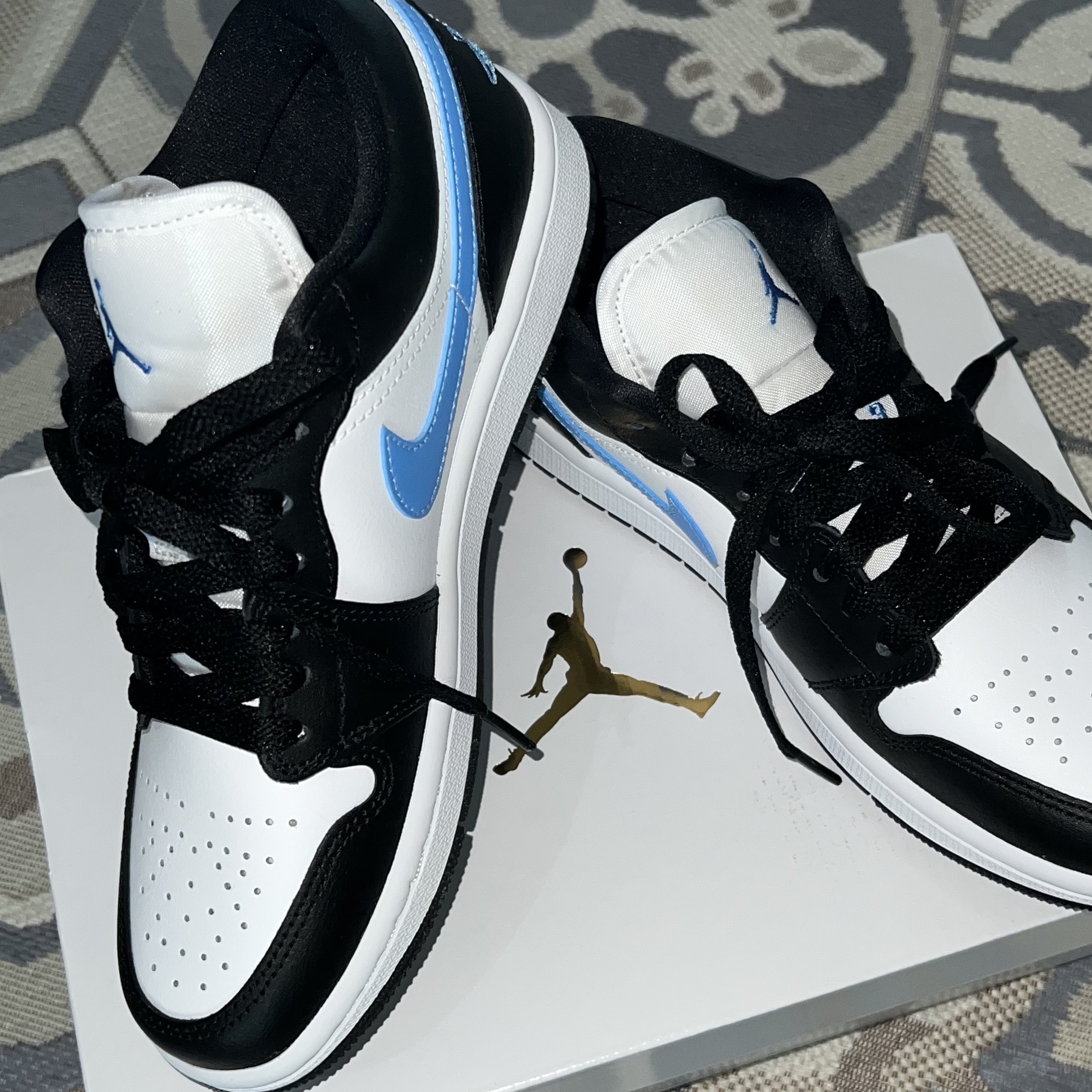(W) Jordan 1 Low Black University Blue 착용 스타일