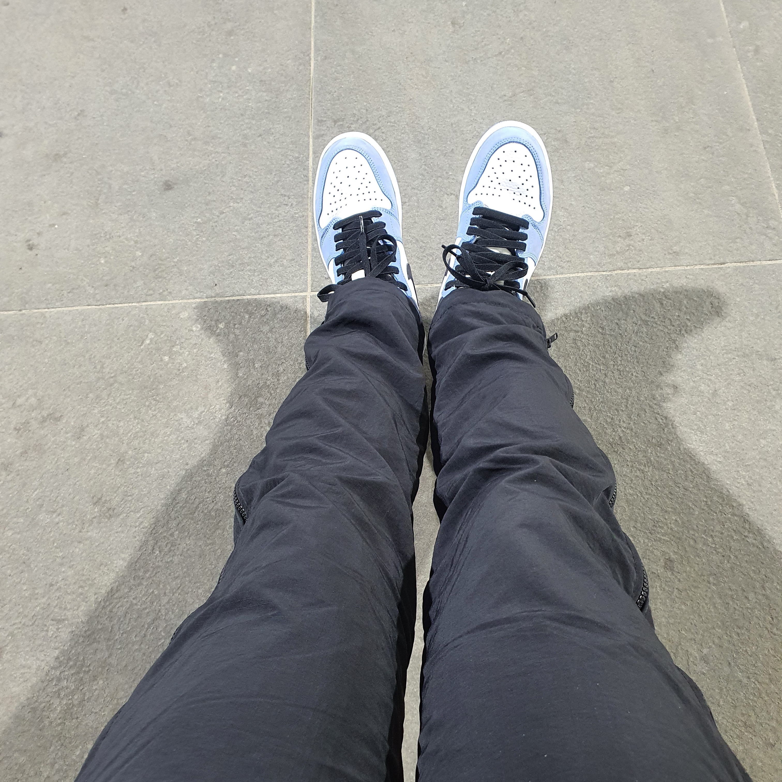 Jordan 1 Retro High OG University Blue 착용 스타일