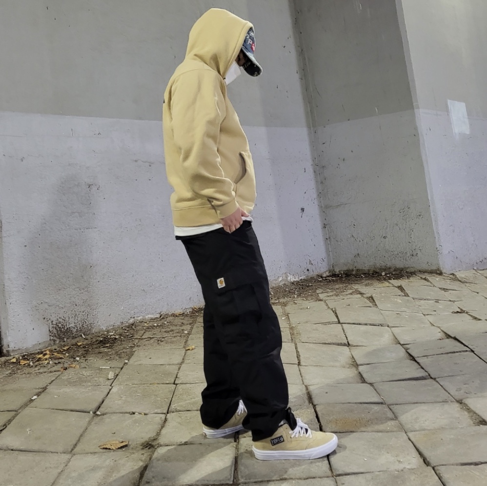 Supreme Frayed Logos Denim Camp Cap Blue - 21SS, Vans x Baker Skate Half Cab '92 Bandana Khaki 착용 스타일