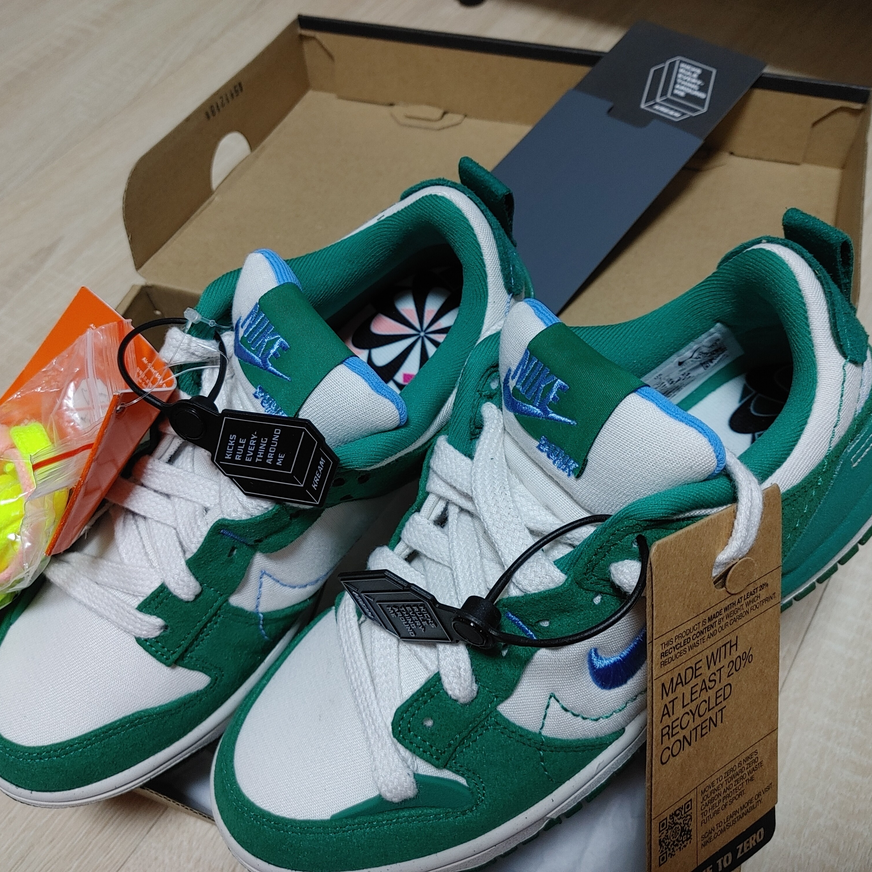 (W) Nike Dunk Low Disrupt 2 Phantom University Blue 착용 스타일 - 2