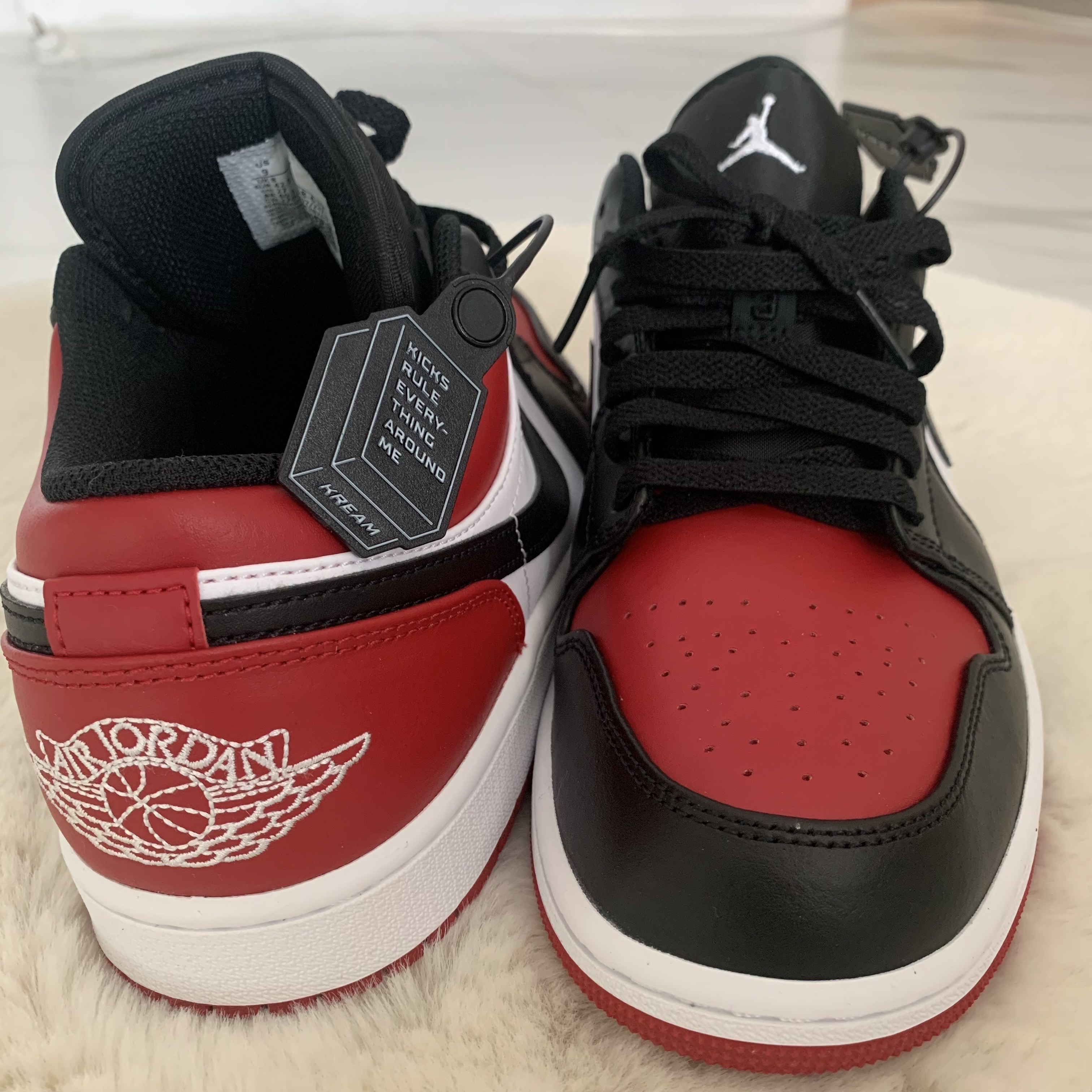 Jordan 1 Low Bred Toe, (GS) Jordan 1 Low Bred Toe 착용 스타일 - 4