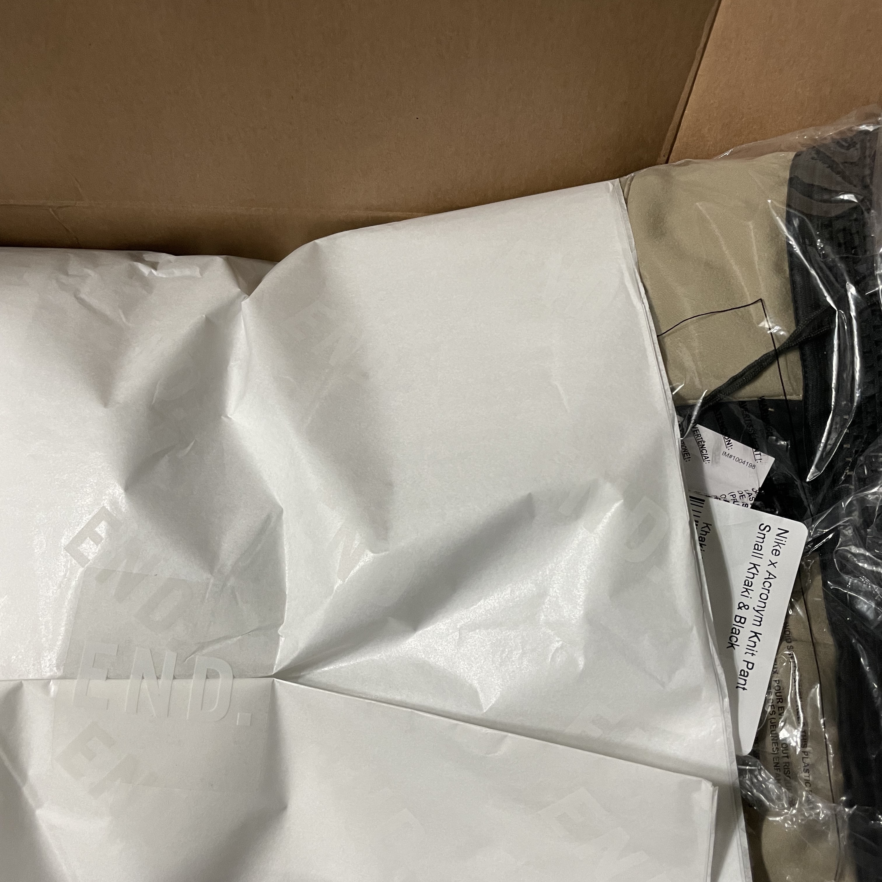 Nike x Acronym NRG Knit Pants Khaki - Asia 착용 스타일 - 1