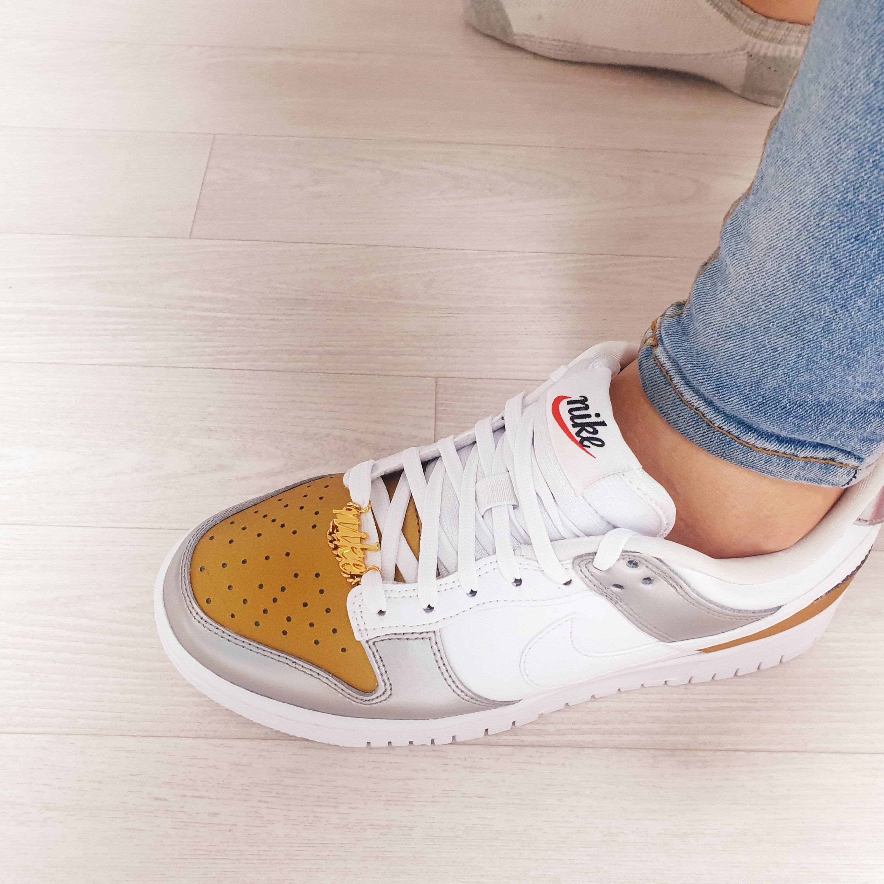 (W) Nike Dunk Low SE Heirloom 착용 스타일