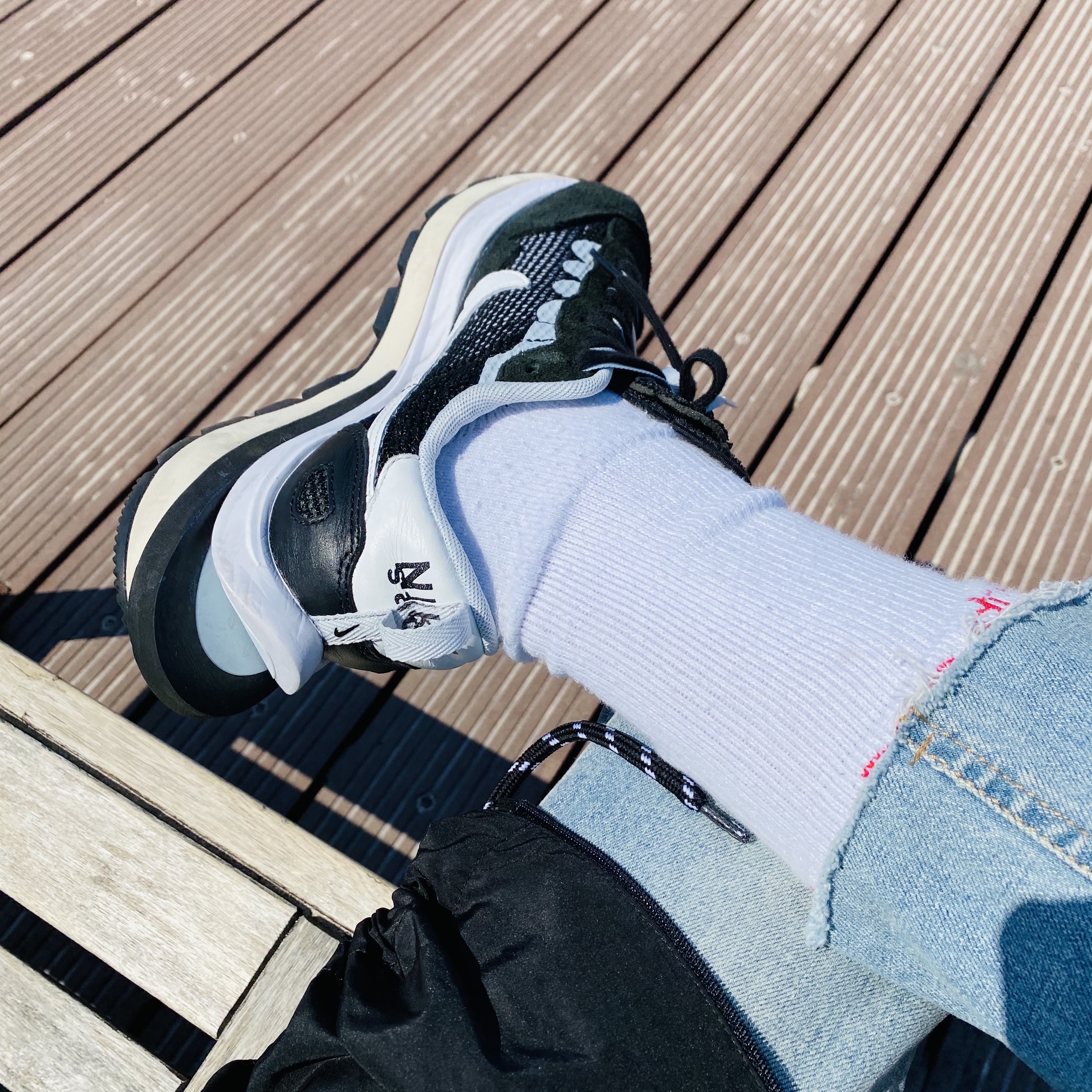 Nike x Sacai VaporWaffle Black White 착용 스타일 - 1