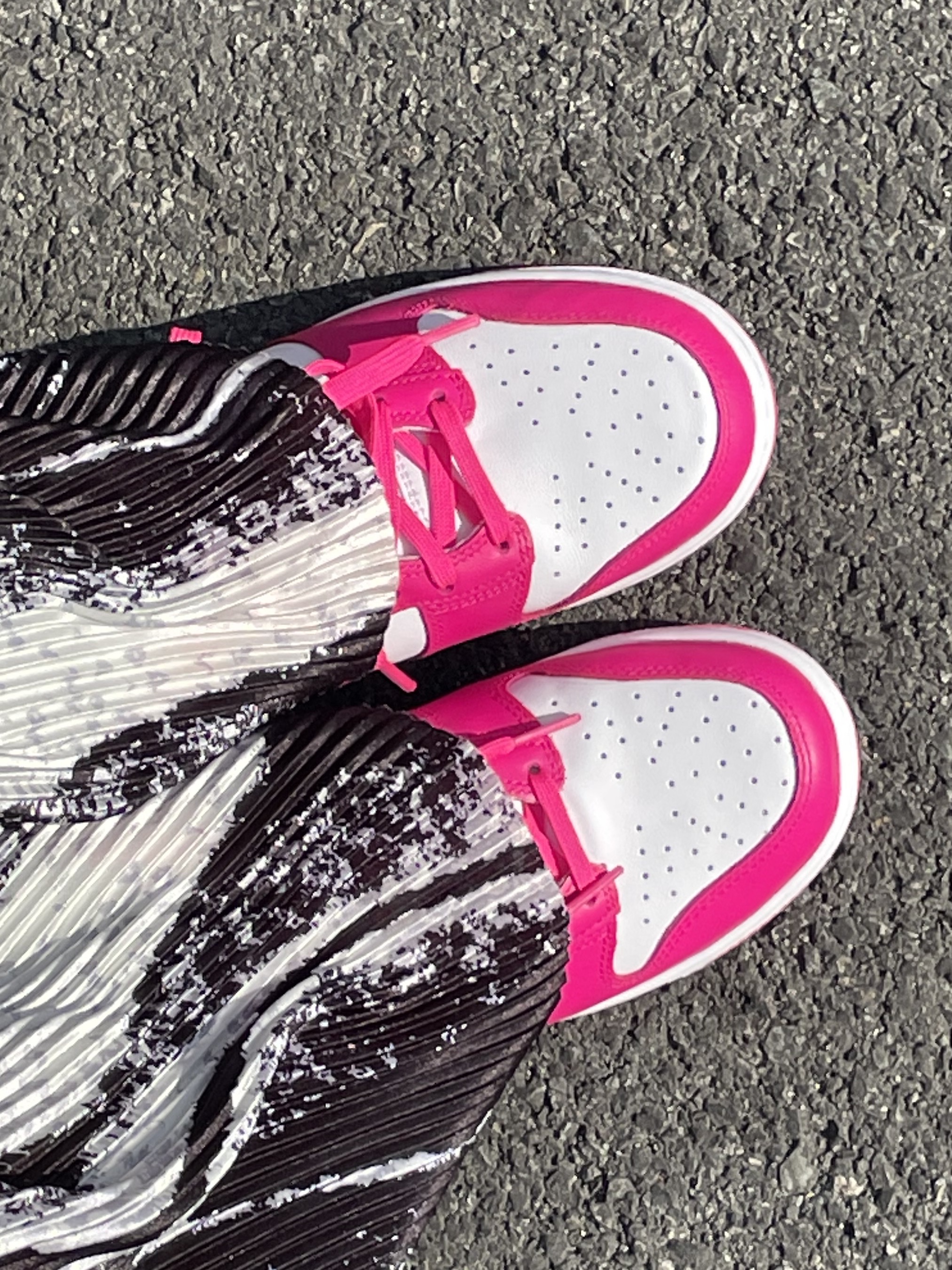 (W) Nike Dunk High Pink Prime 착용 스타일 - 1
