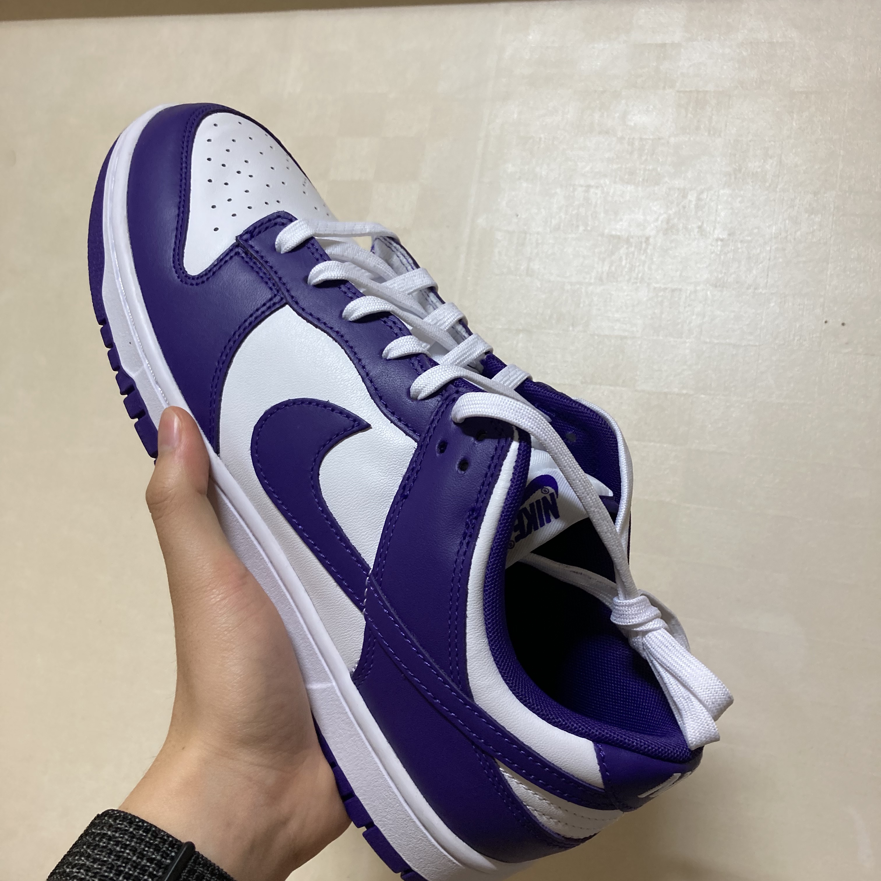 Nike Dunk Low Retro Championship Court Purple 착용 스타일 - 4