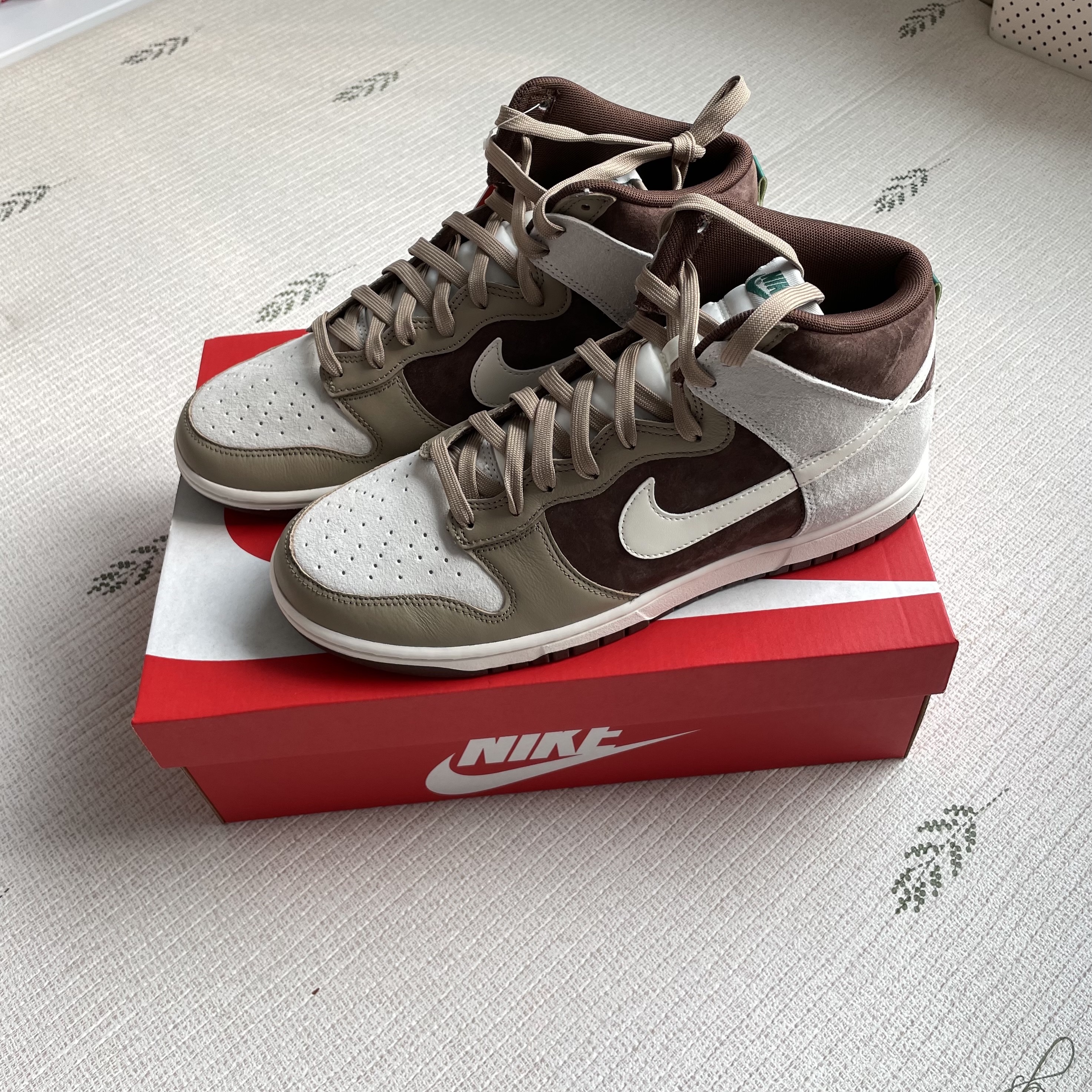 Nike Dunk High Retro PRM Light Chocolate 착용 스타일 - 1