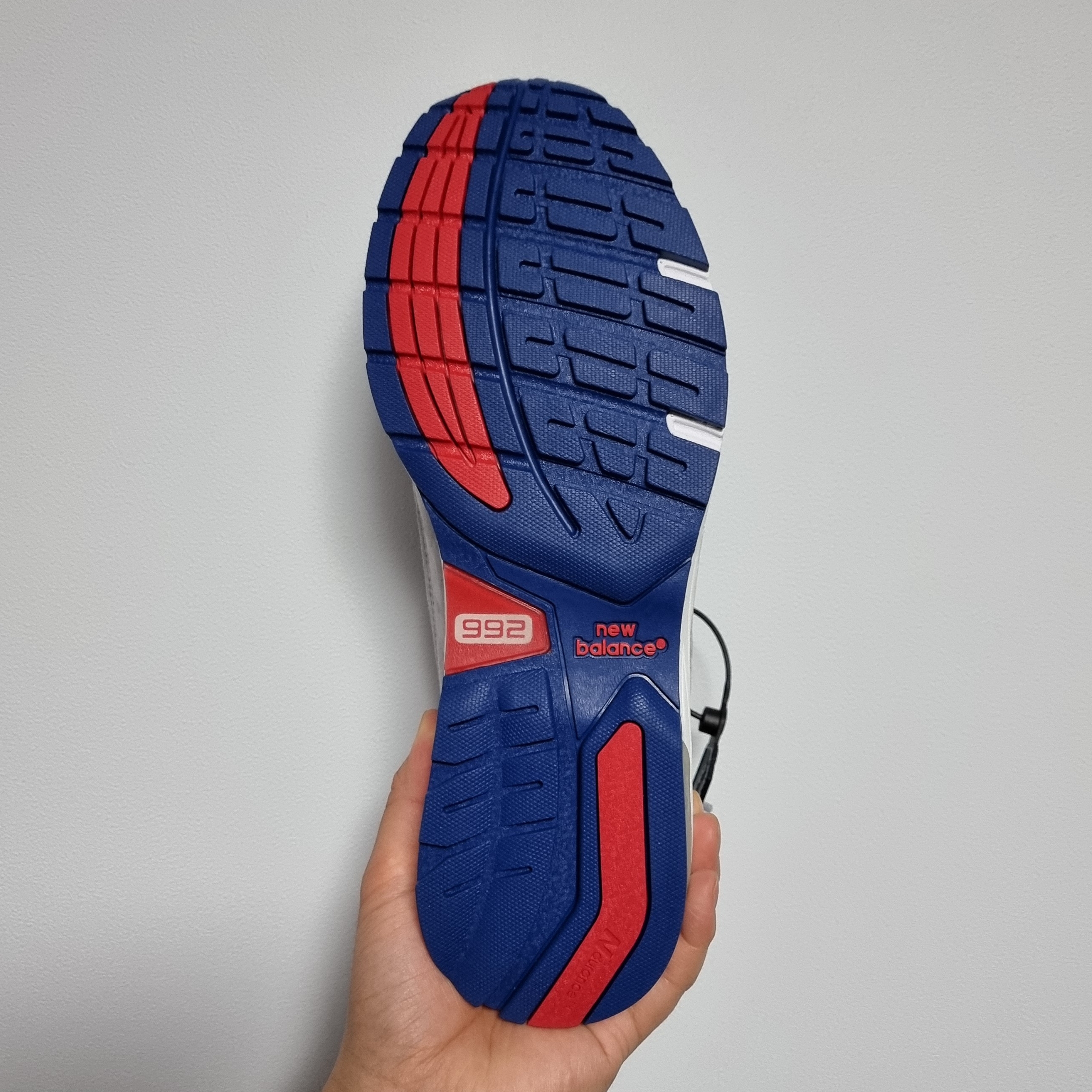 New Balance x DTLR 992 Made in USA Varsity 착용 스타일 - 5