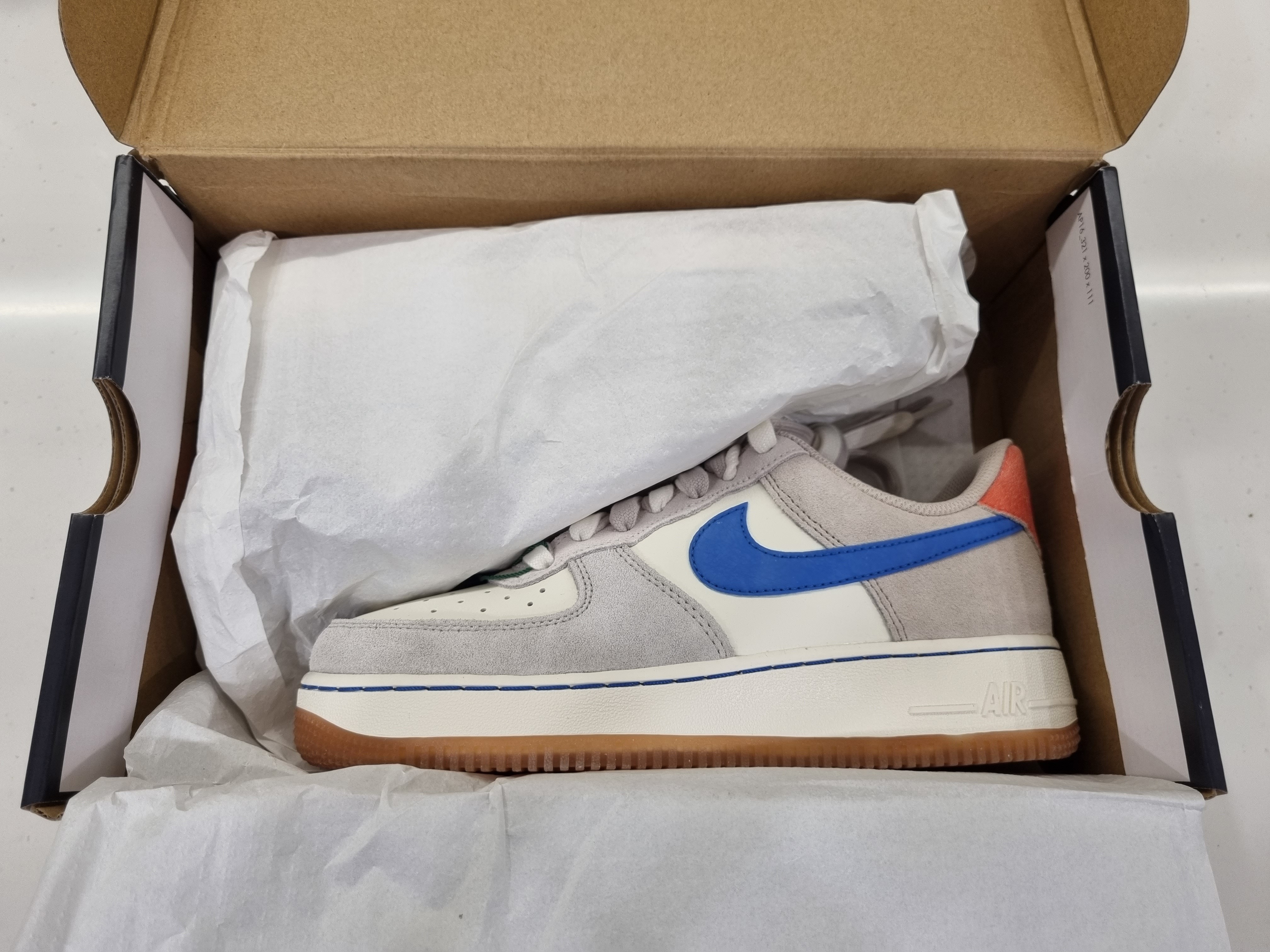 (W) Nike Air Force 1 '07 SE First Use Sail Green Noise 착용 스타일 - 3