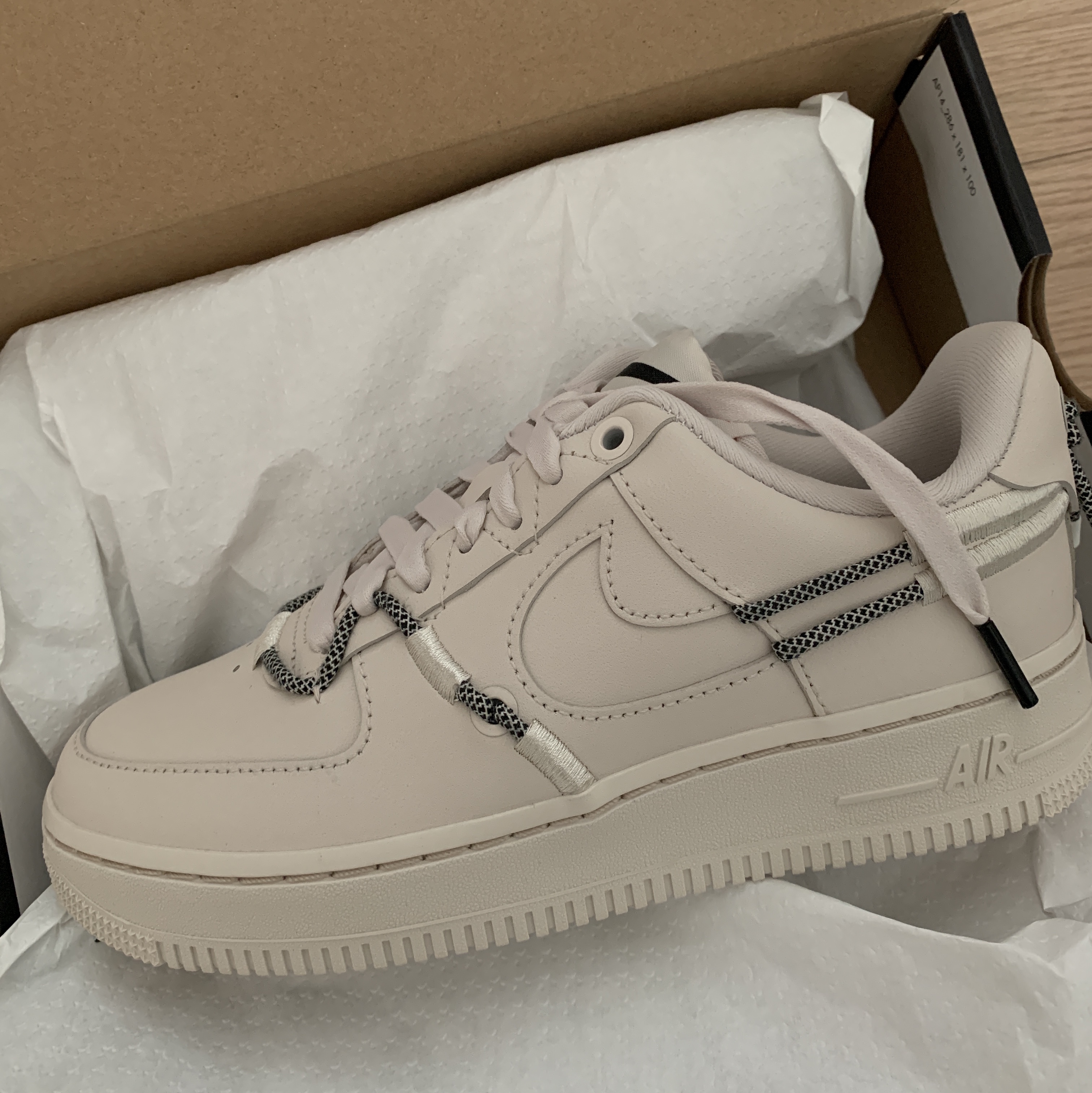 (W) Nike Air Force 1 '07 LX Light Orewood Brown 착용 스타일 - 1