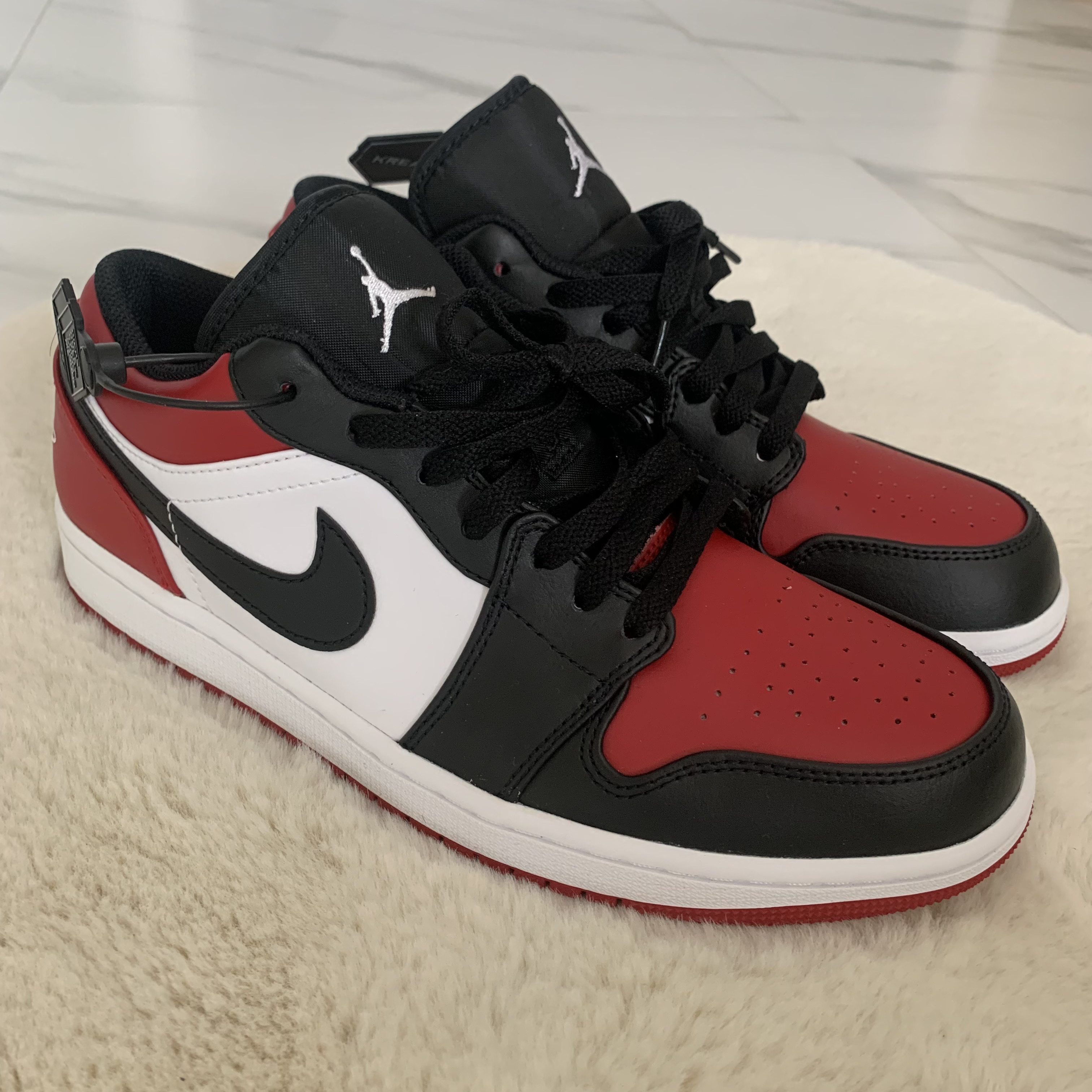 Jordan 1 Low Bred Toe, (GS) Jordan 1 Low Bred Toe 착용 스타일 - 5