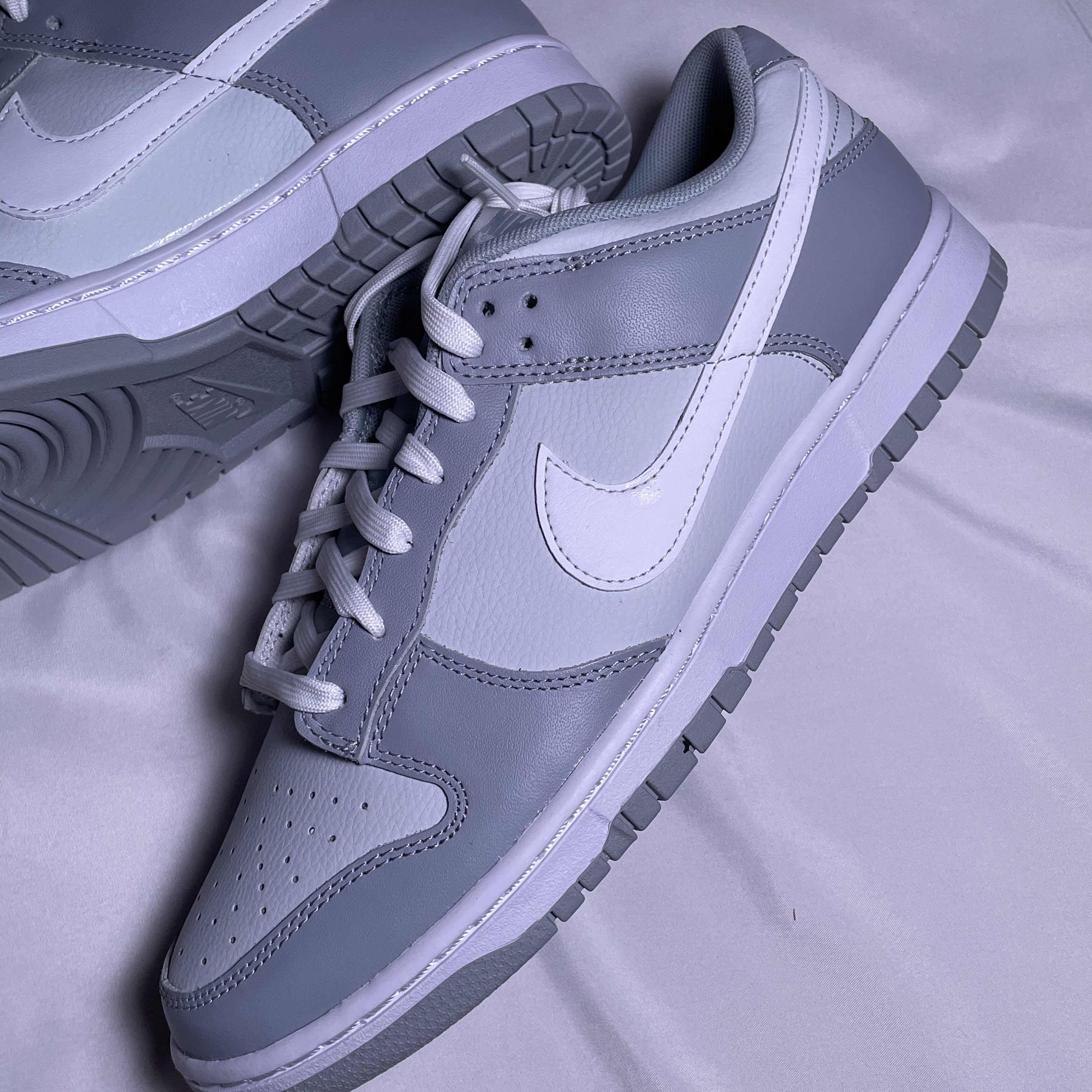 Nike Dunk Low Retro Wolf Grey 착용 스타일 - 2