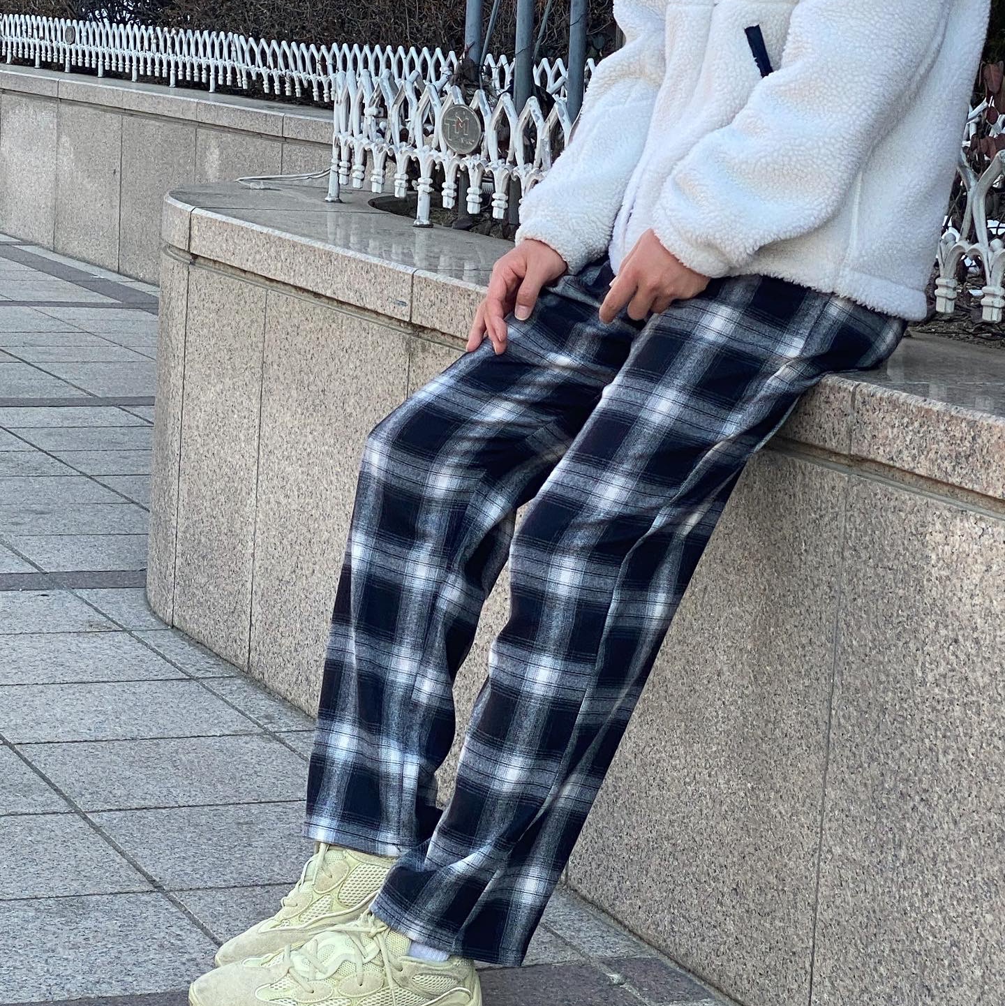 Adidas Yeezy 500 Super Moon Yellow 착용 스타일