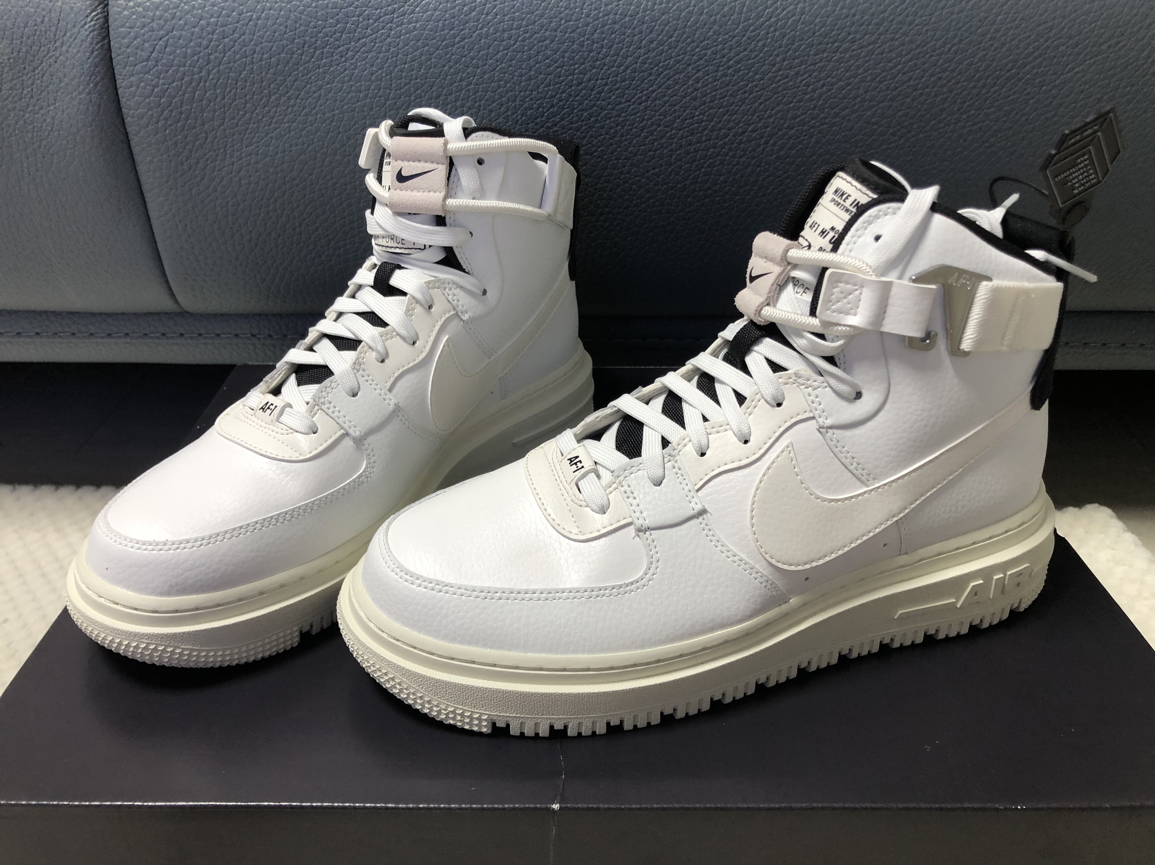 (W) Nike Air Force 1 High Utility 2.0 Summit White 착용 스타일
