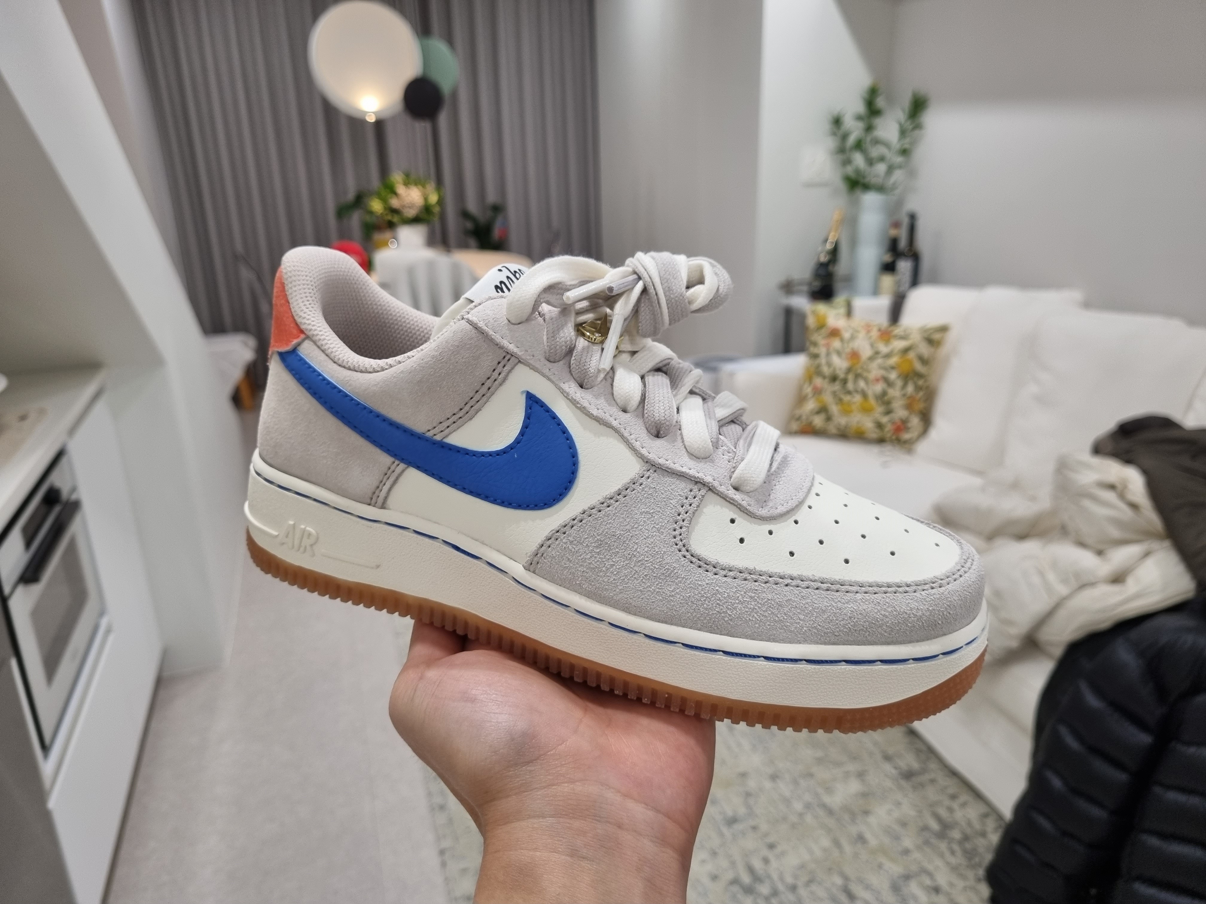 (W) Nike Air Force 1 '07 SE First Use Sail Green Noise 착용 스타일 - 1
