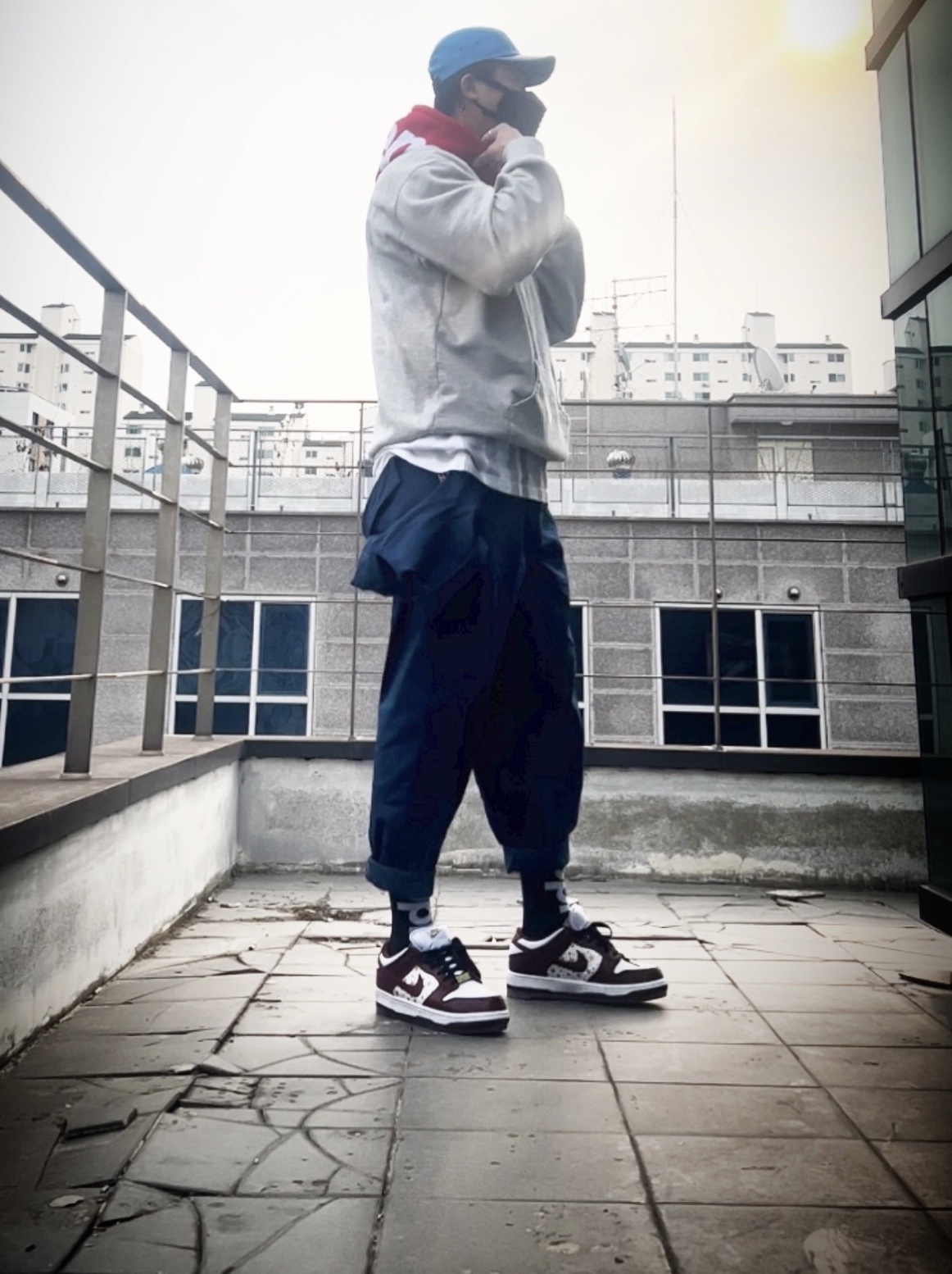 Supreme Contrast Hooded Sweatshirt Heather Grey - 21FW, Nike Venturer Performance Face Mask Black 착용 스타일 - 5