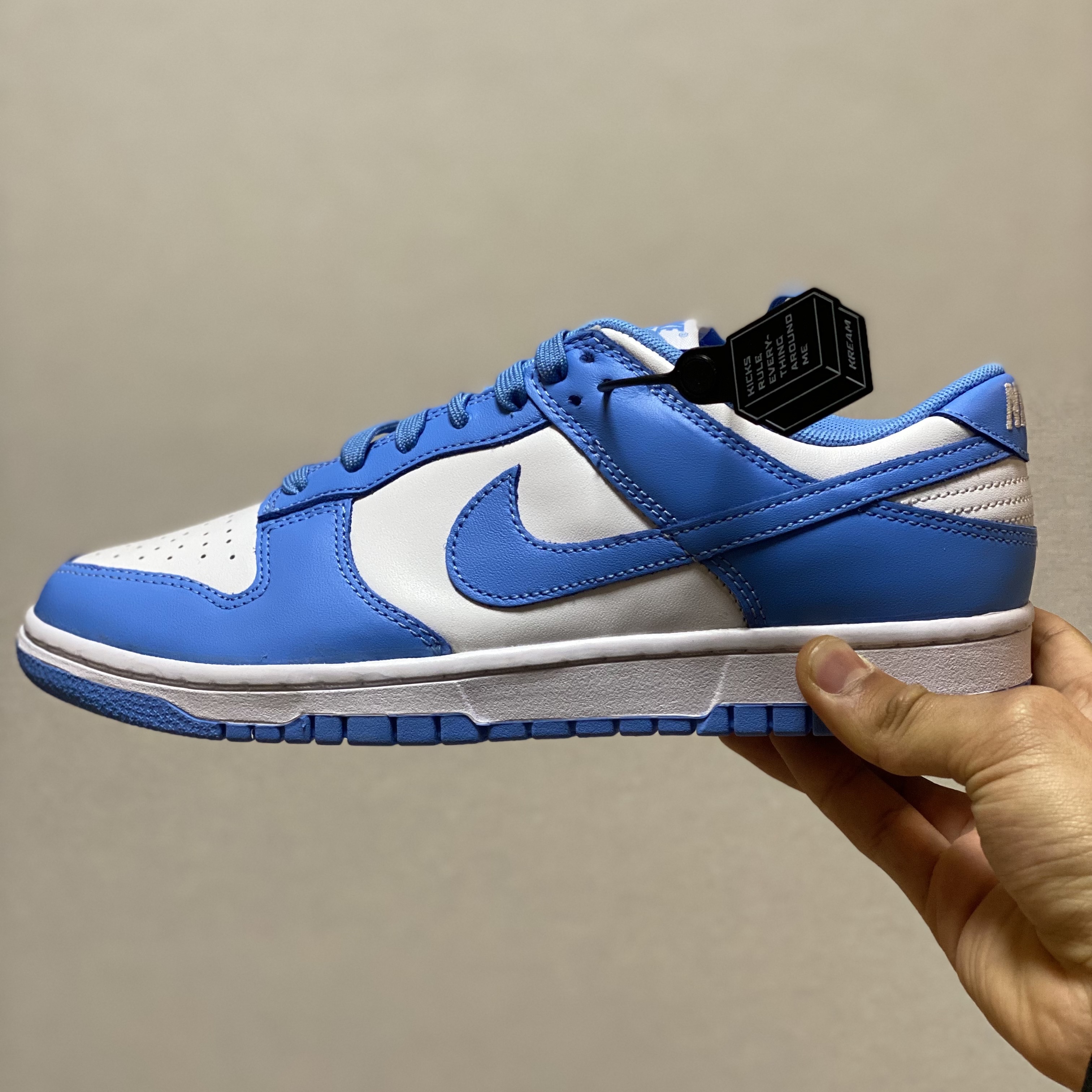 Nike Dunk Low Retro University Blue 착용 스타일 - 1