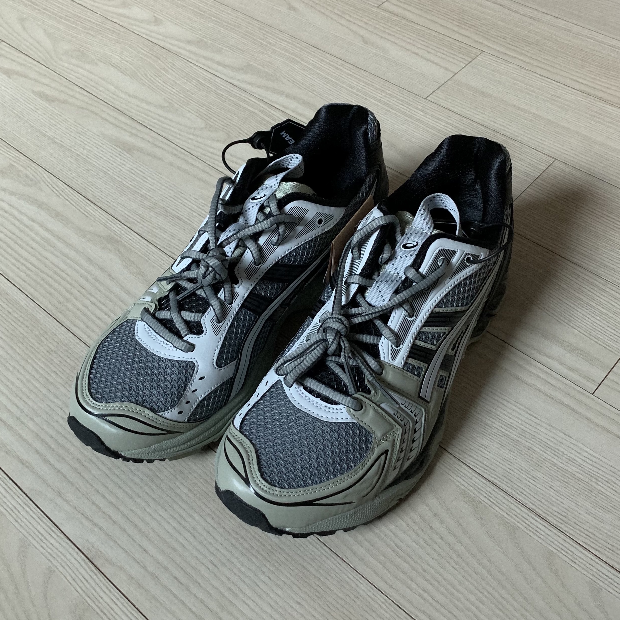 Asics UB1-S Gel-Kayano 14 Piedmont Grey 착용 스타일