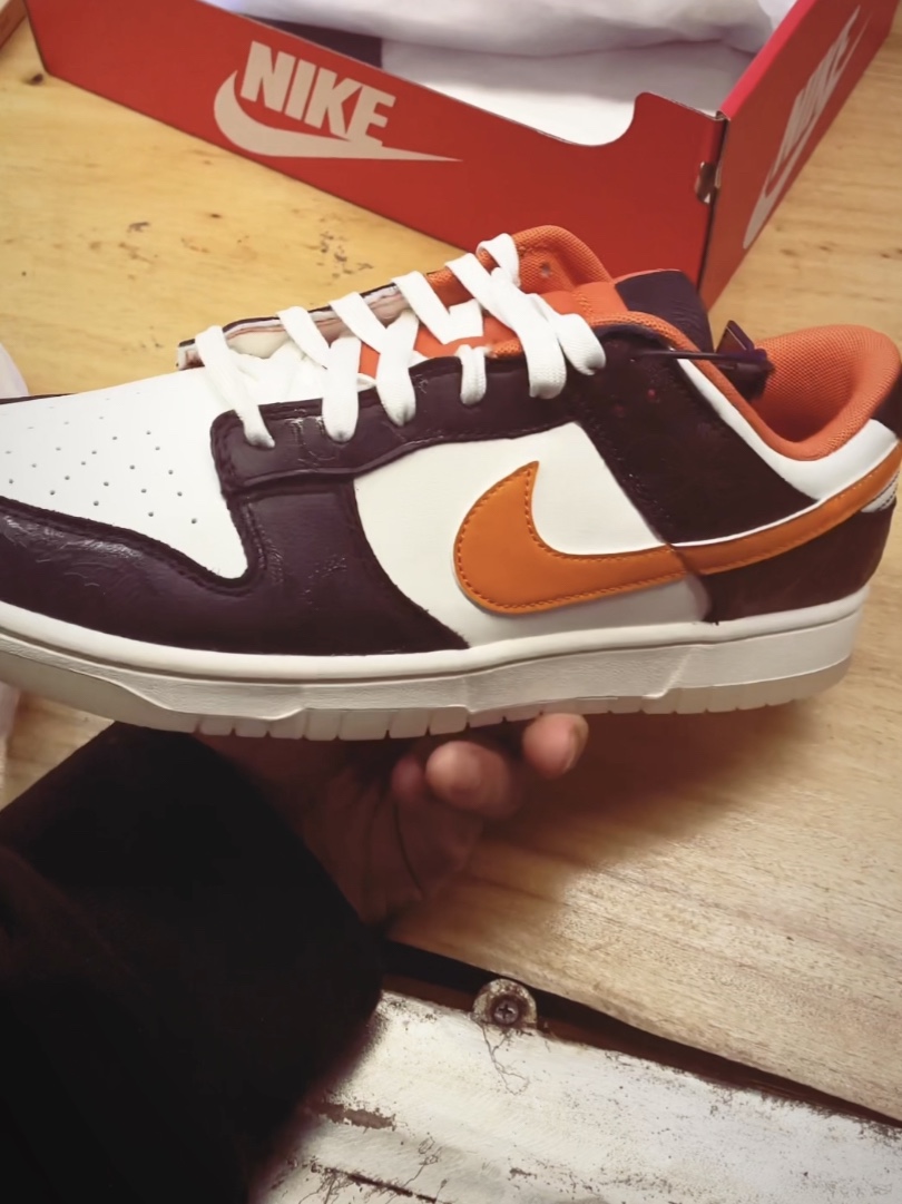 Nike Dunk Low Retro PRM Halloween 착용 스타일