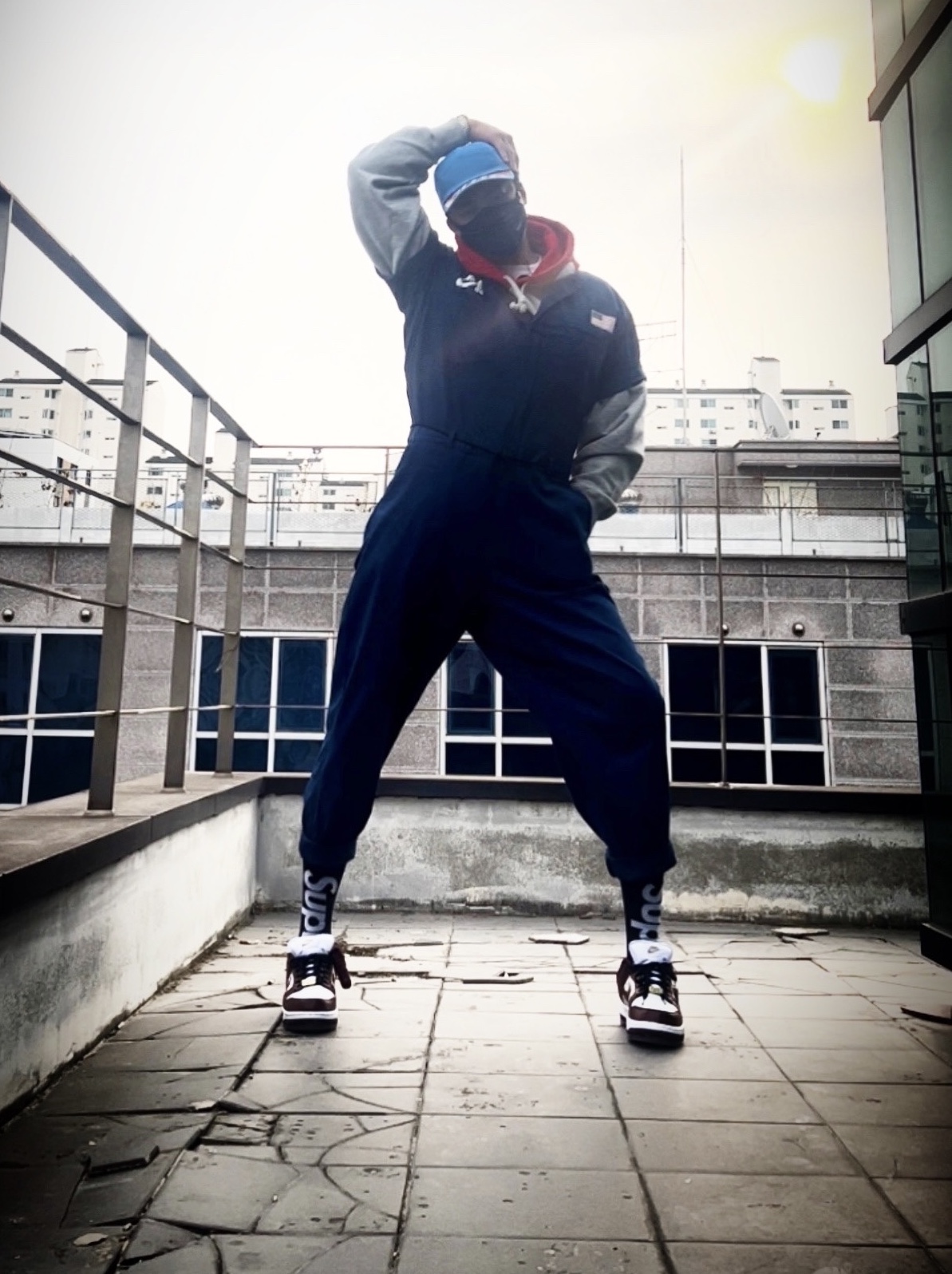 Supreme Contrast Hooded Sweatshirt Heather Grey - 21FW, Nike Venturer Performance Face Mask Black 착용 스타일 - 1