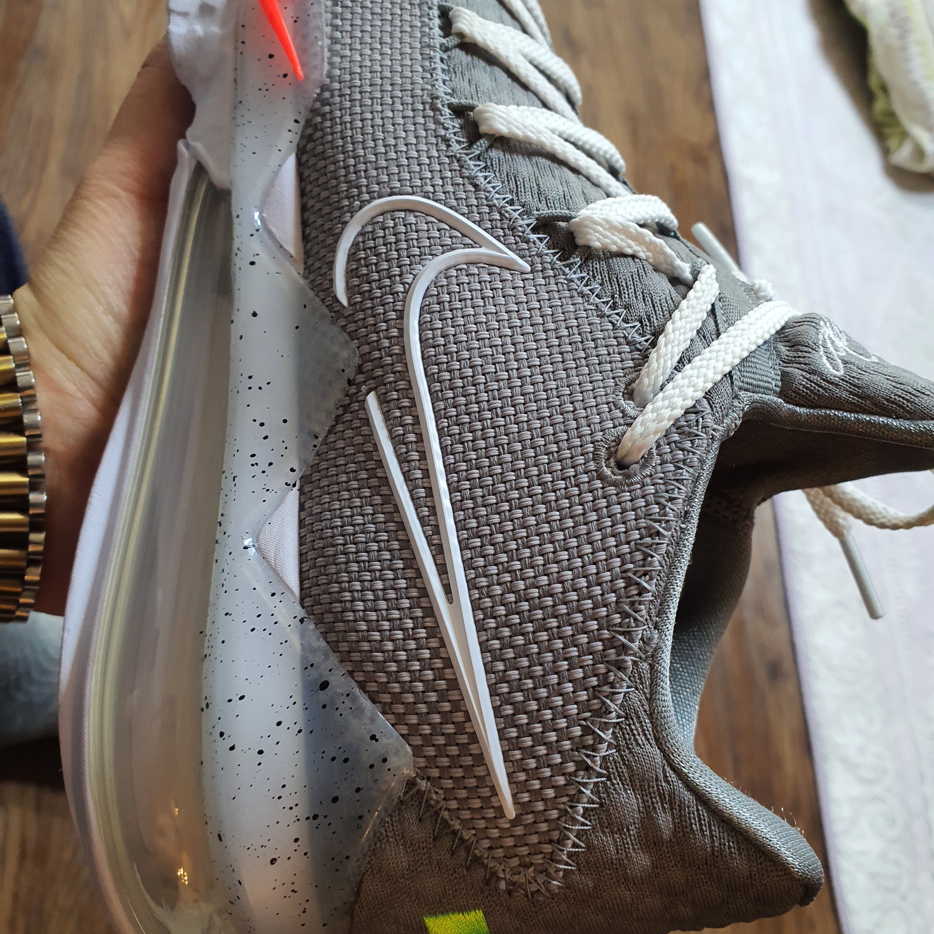 Nike LeBron 17 Low Particle Grey 착용 스타일