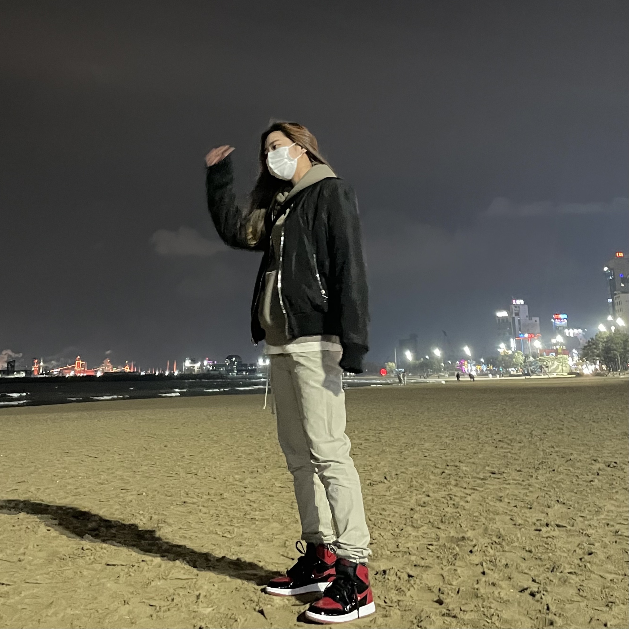 Jordan 1 Retro High OG Patent Bred, Essentials Pull-Over Hoodie Taupe - 21SS 착용 스타일