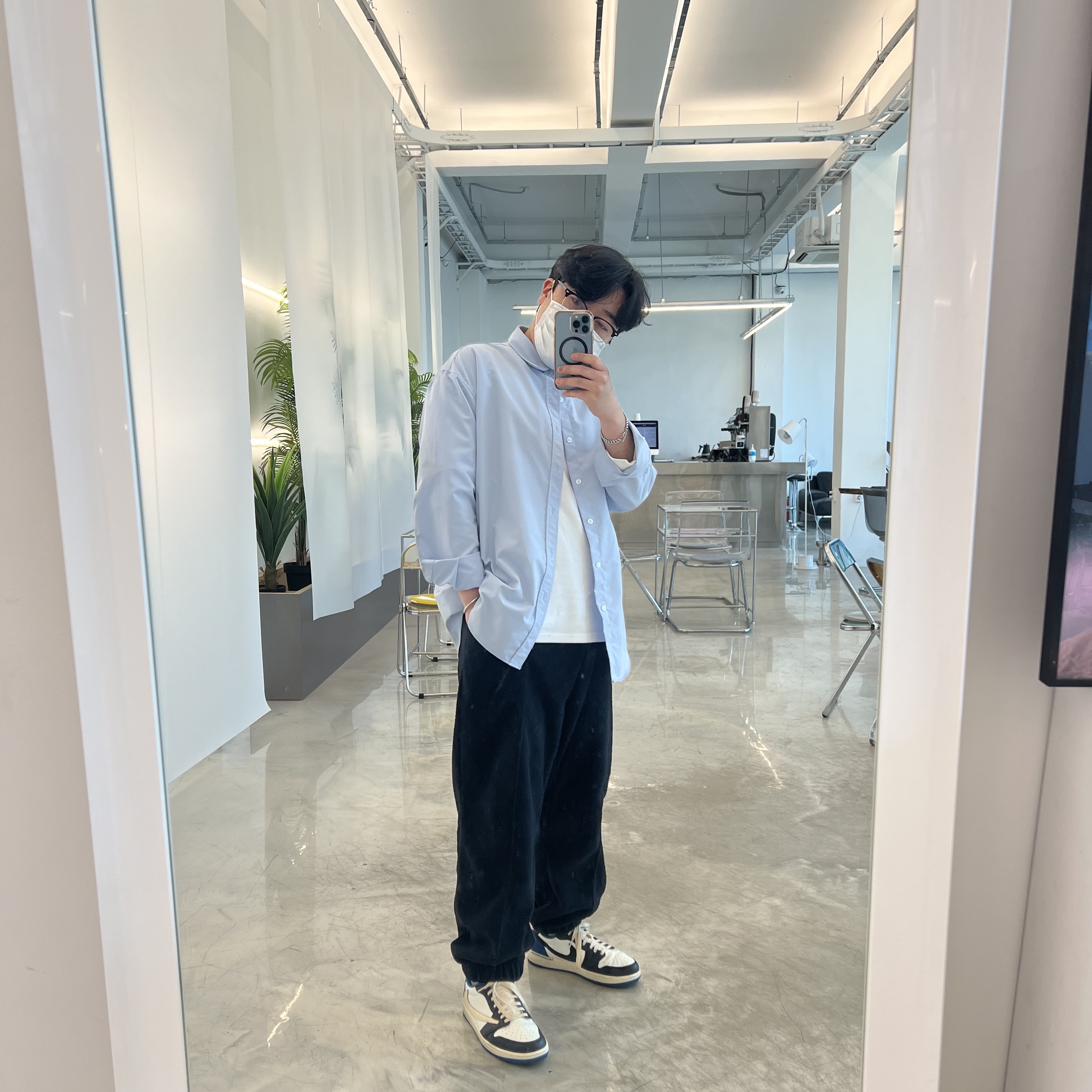 Jordan 1 x Travis Scott x Fragment Retro Low OG SP Military Blue 착용 스타일