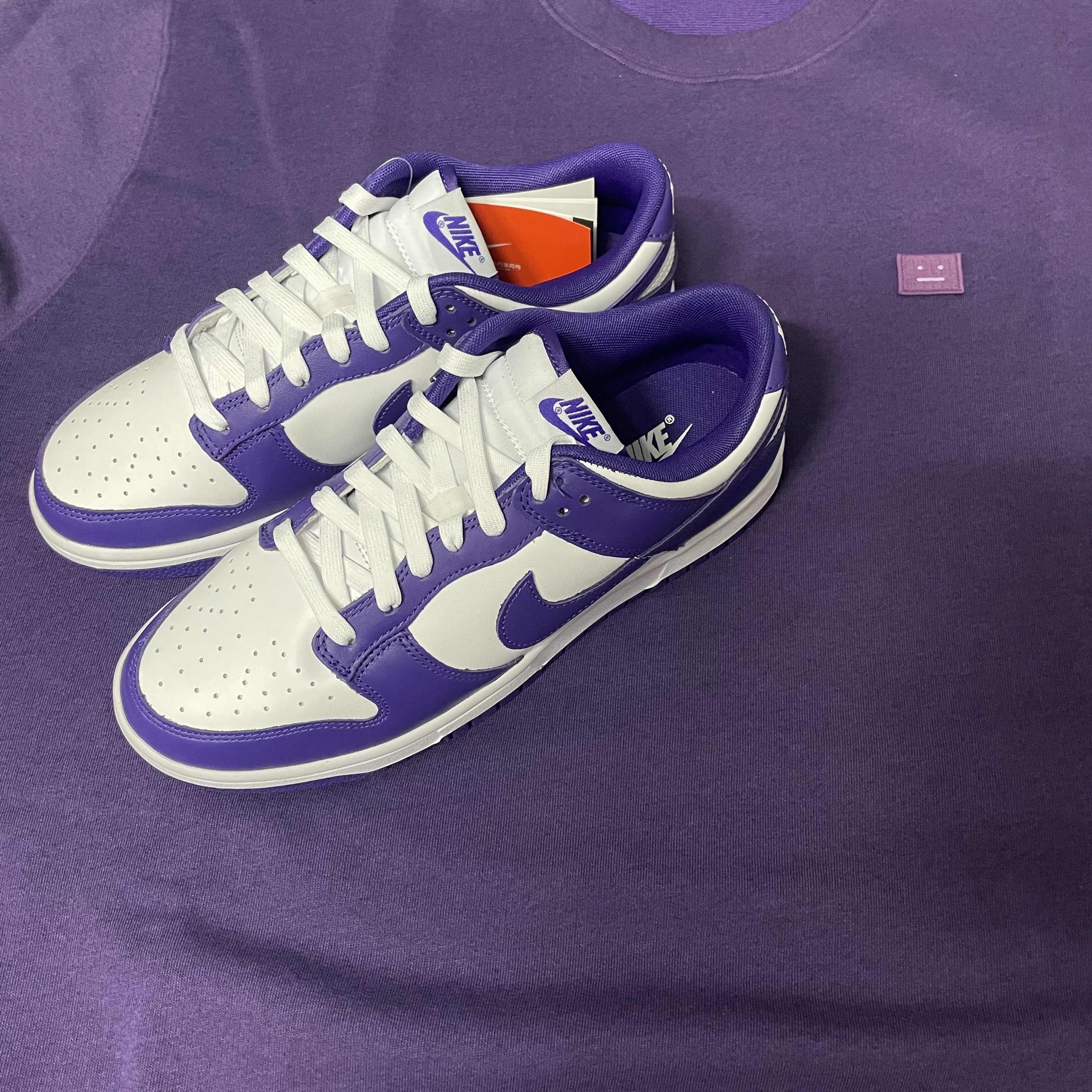Nike Dunk Low Retro Championship Court Purple, Acne Studios Forba Face Crewneck Sweatshirt Electric Purple 착용 스타일