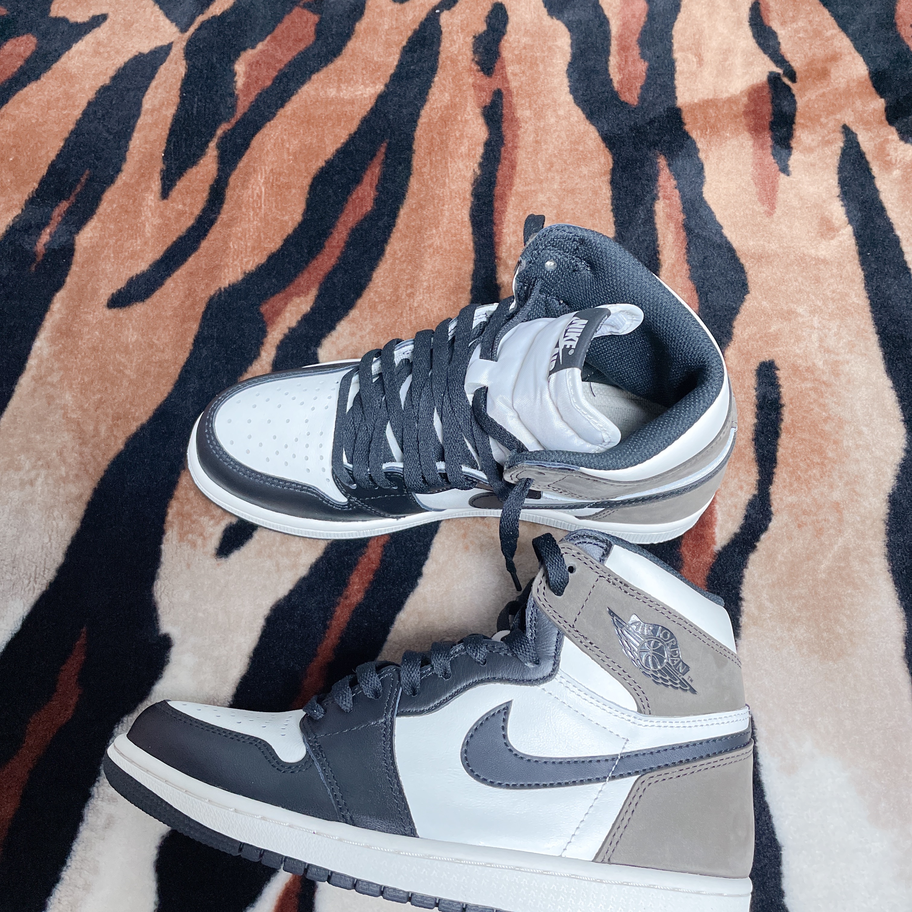 Jordan 1 Retro High OG Black Mocha 착용 스타일