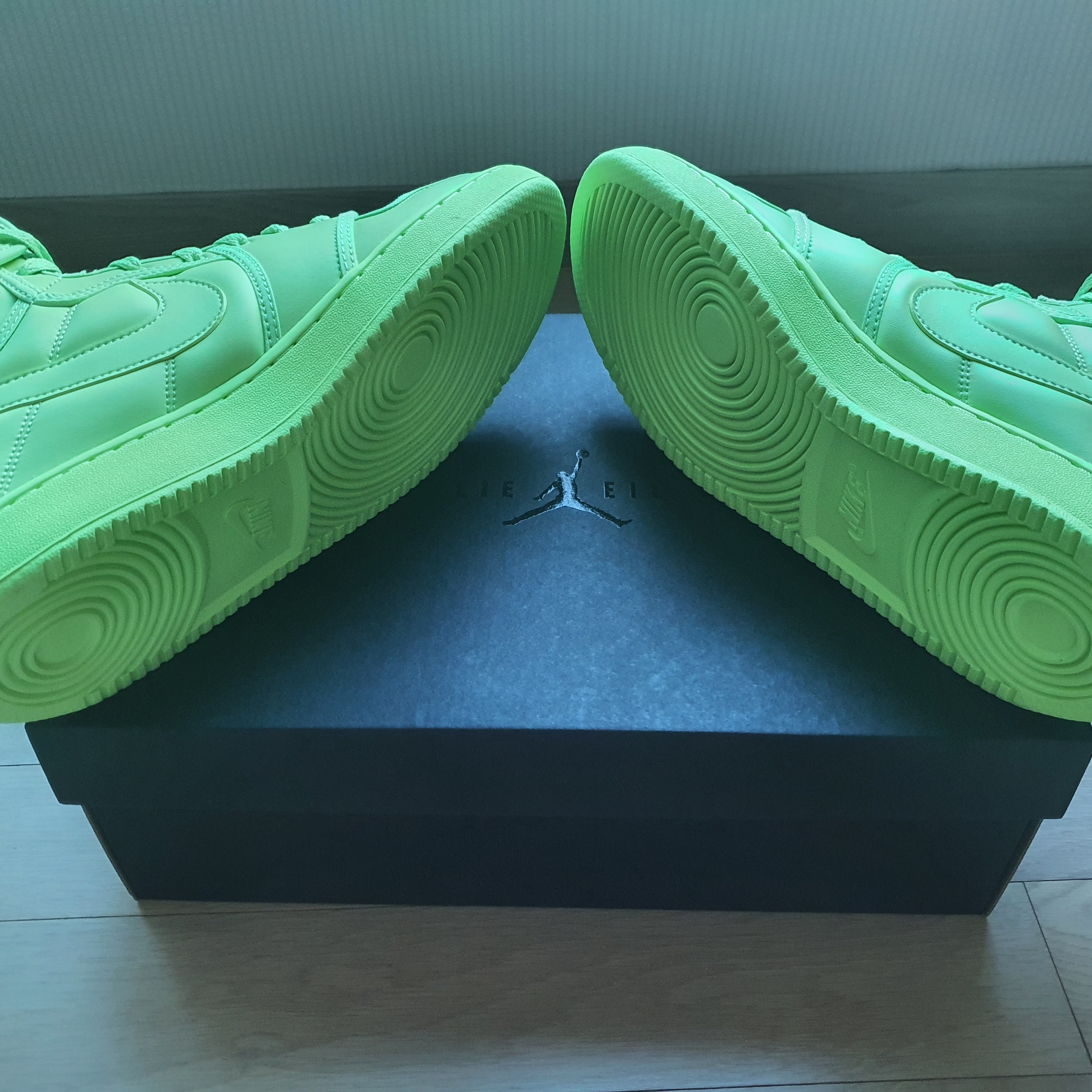 (W) Jordan 1 x Billie Eilish KO SP Lime Green 착용 스타일 - 5