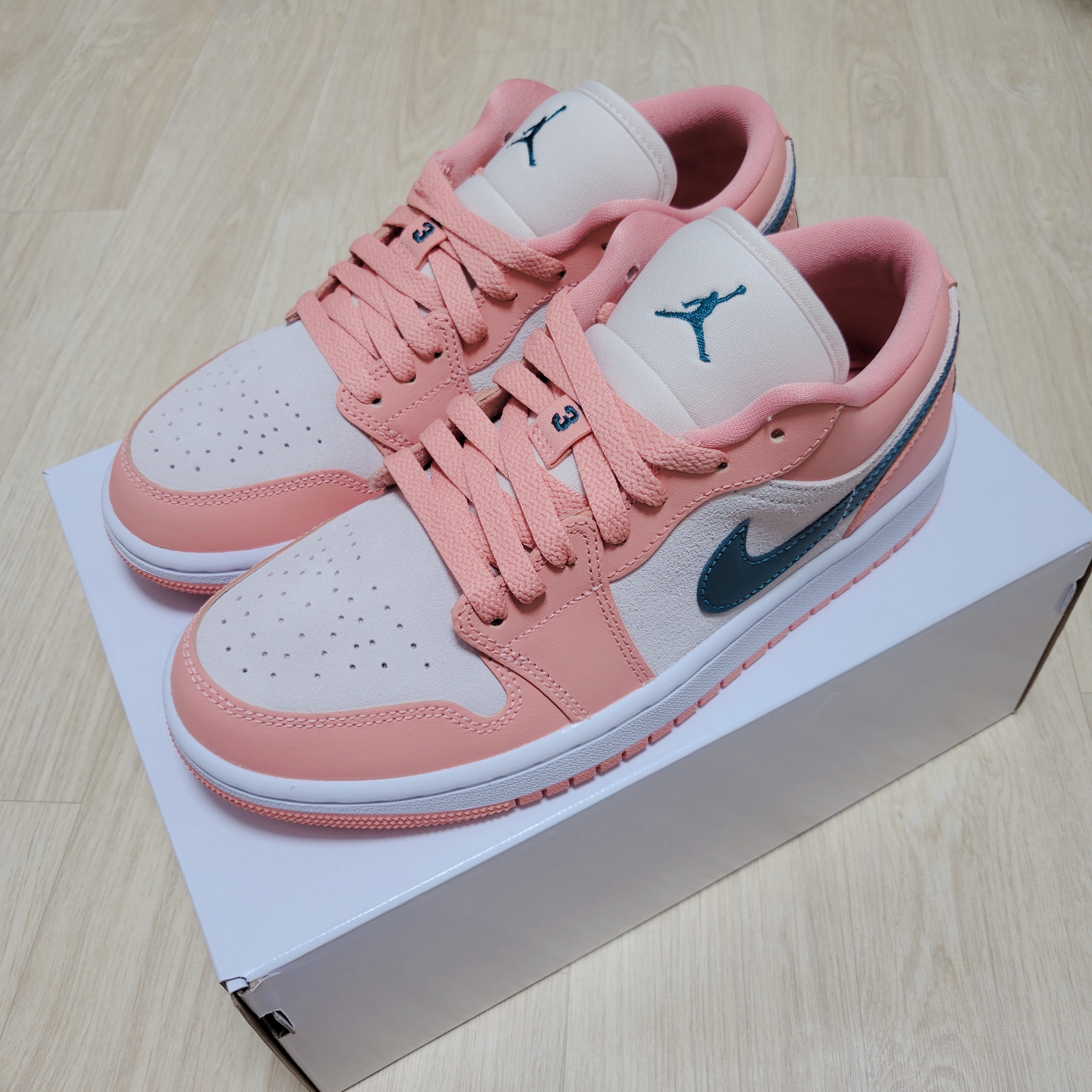 (W) Jordan 1 Low Light Madder Root 착용 스타일