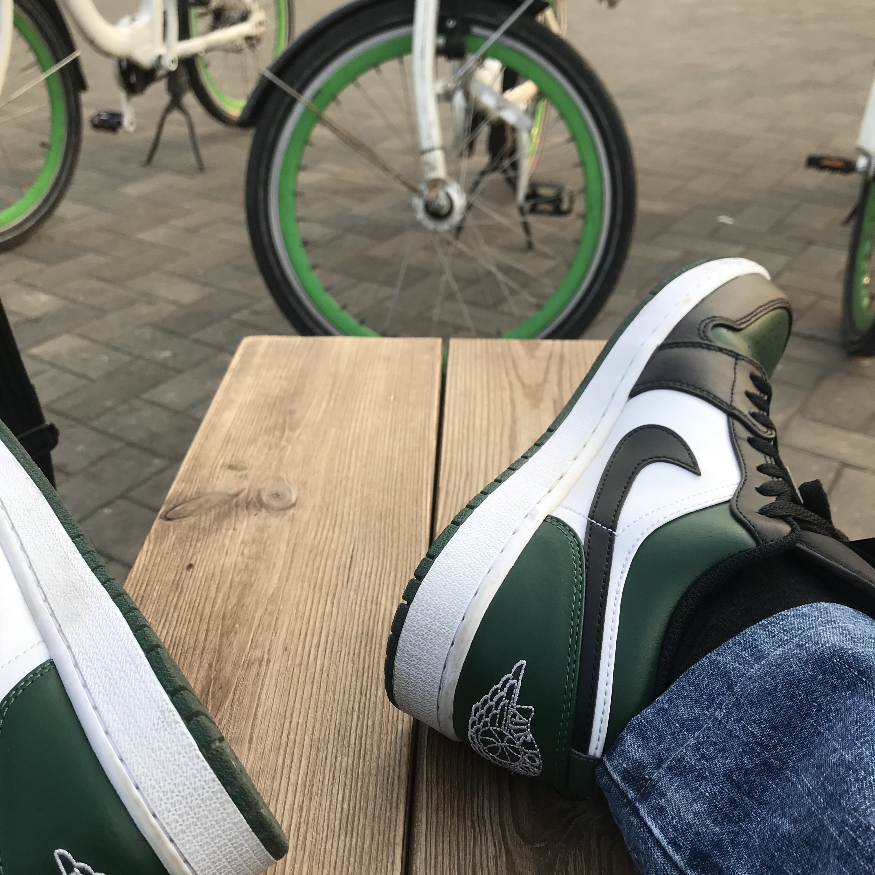 Jordan 1 Low Green Toe 착용 스타일