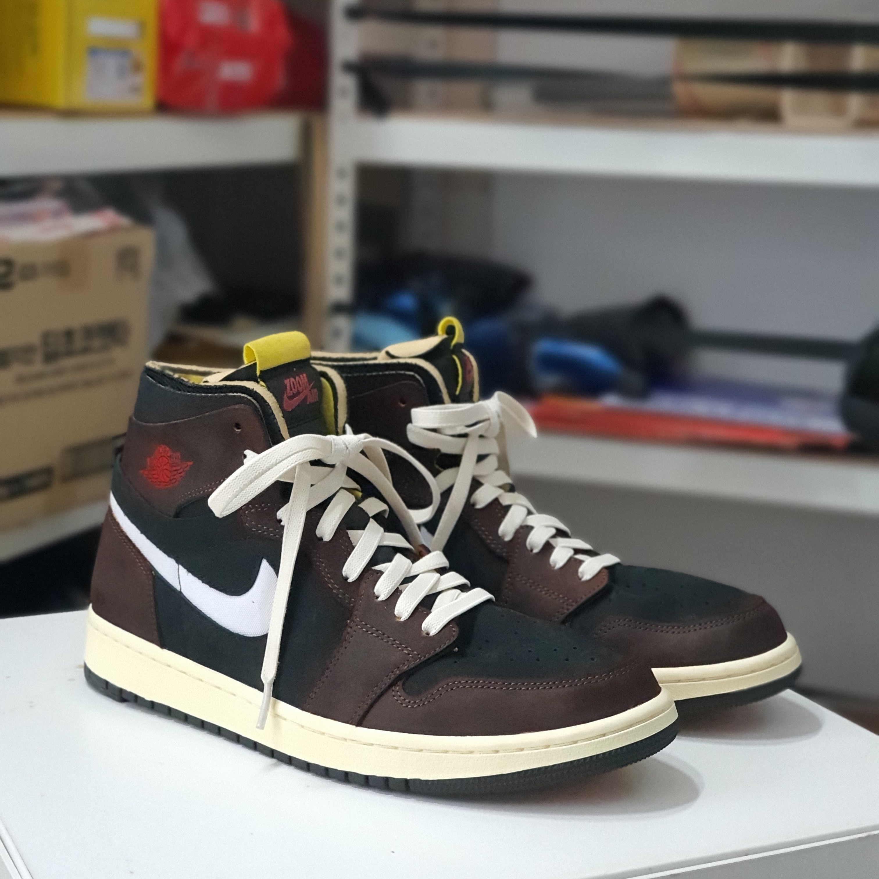 Jordan 1 Zoom Air CMFT Monarch Orange, IAB Studio Hoodie Brown 착용 스타일 - 2
