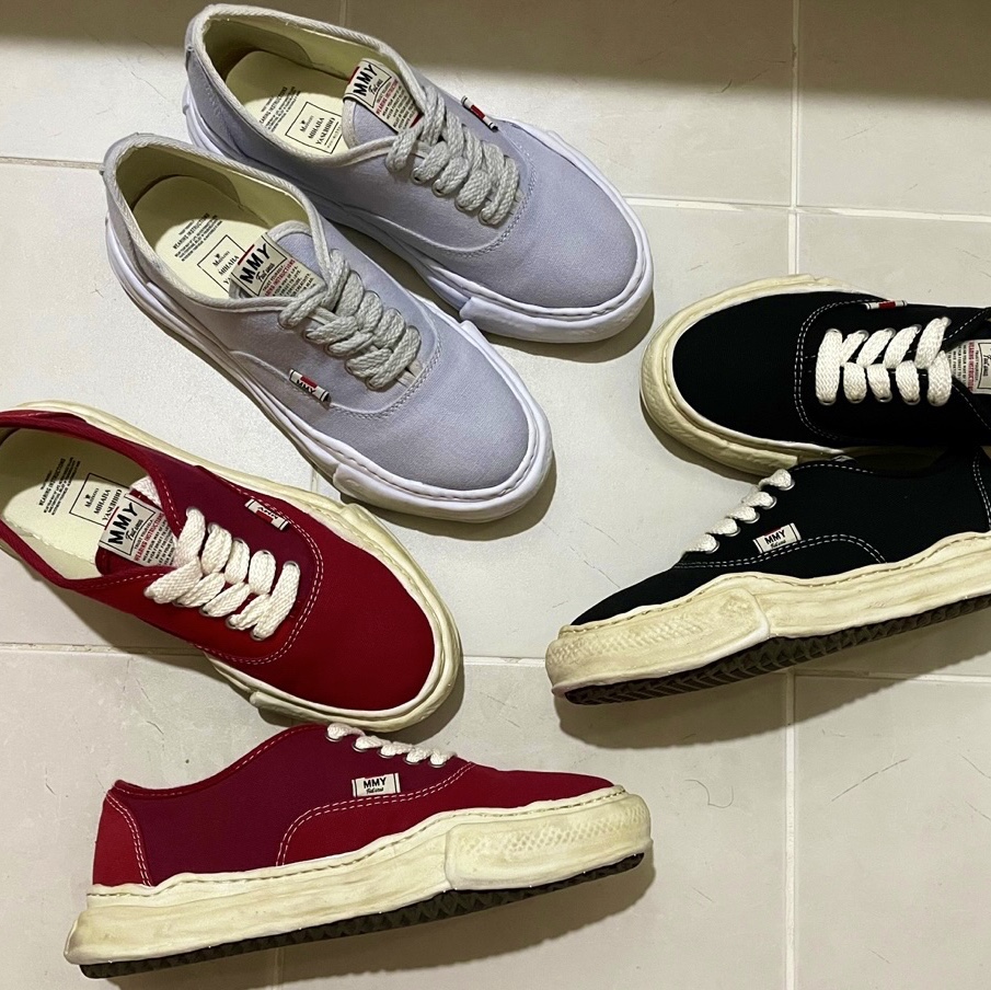 Maison Mihara Yasuhiro Baker OG Sole OD Canvas Low-top Sneakers Red, Maison Mihara Yasuhiro Baker OG Sole OD Canvas Low-top Sneakers Black 착용 스타일