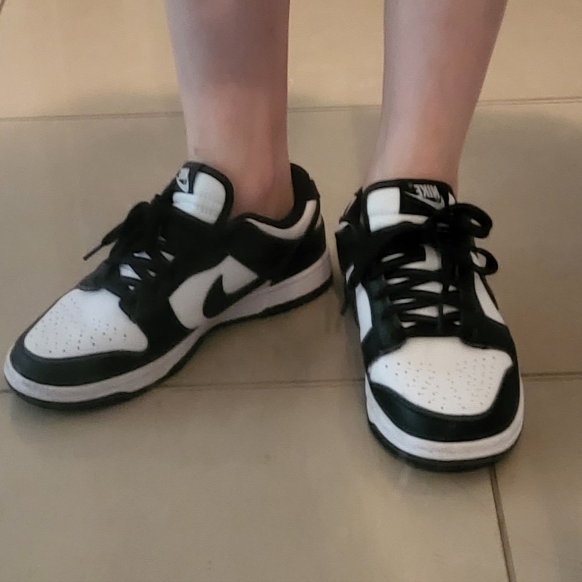 (W) Nike Dunk Low Black 착용 스타일 - 1